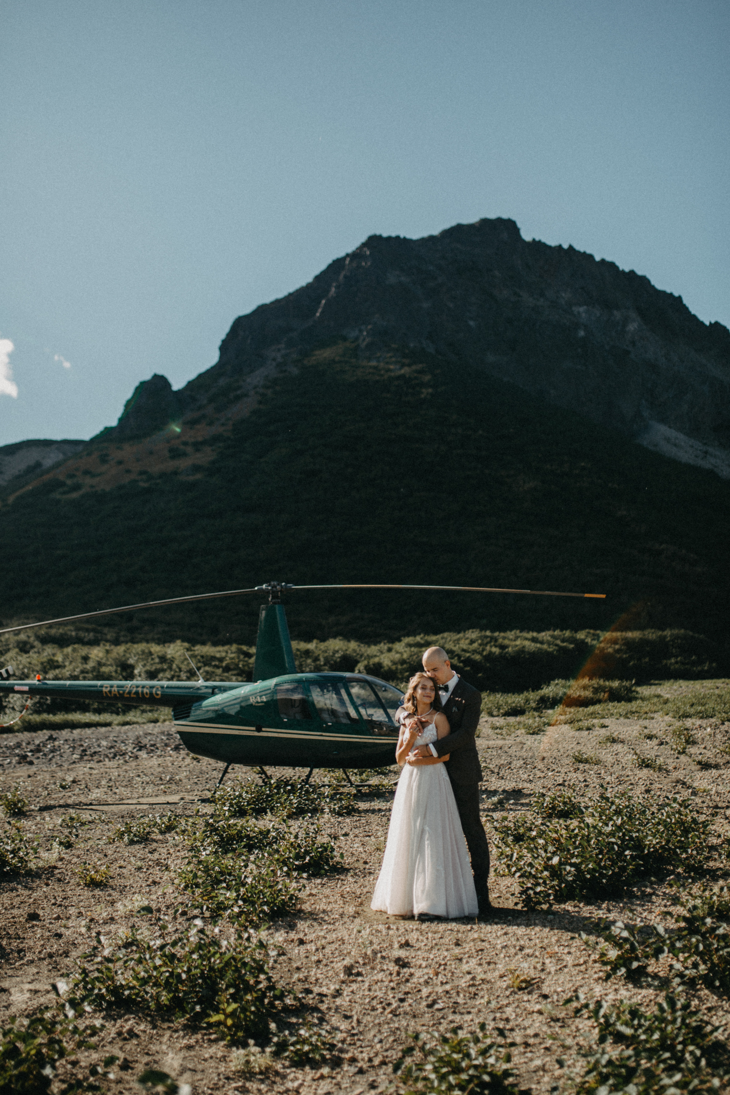 Вулкан Ксудач. Свадьба Богдана и Лизы. Свадебное фото и видео на Камчатке. Туристические маршруты