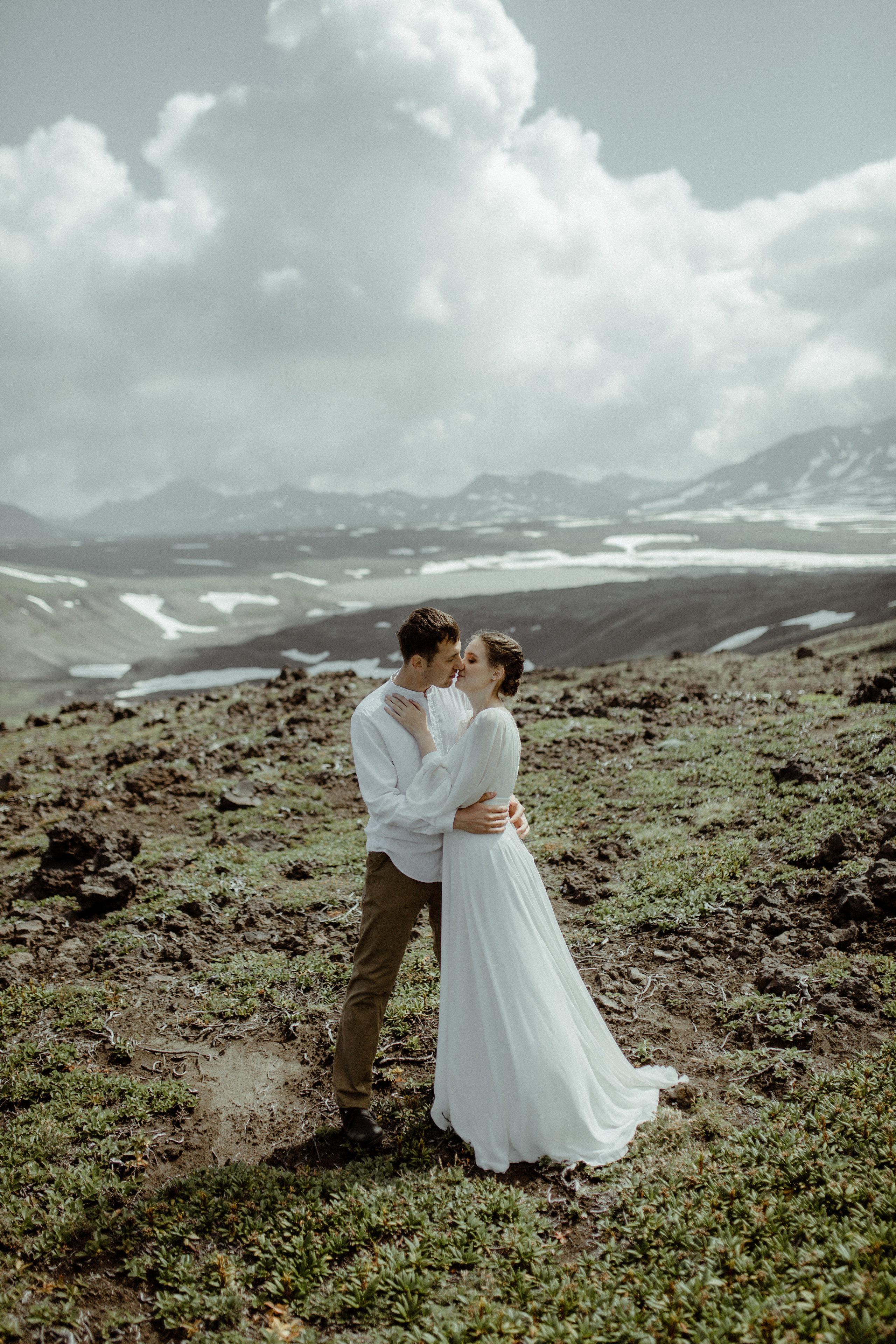 Кальдера Горелый. Свадебное фото и видео на Камчатке. Туристические маршруты