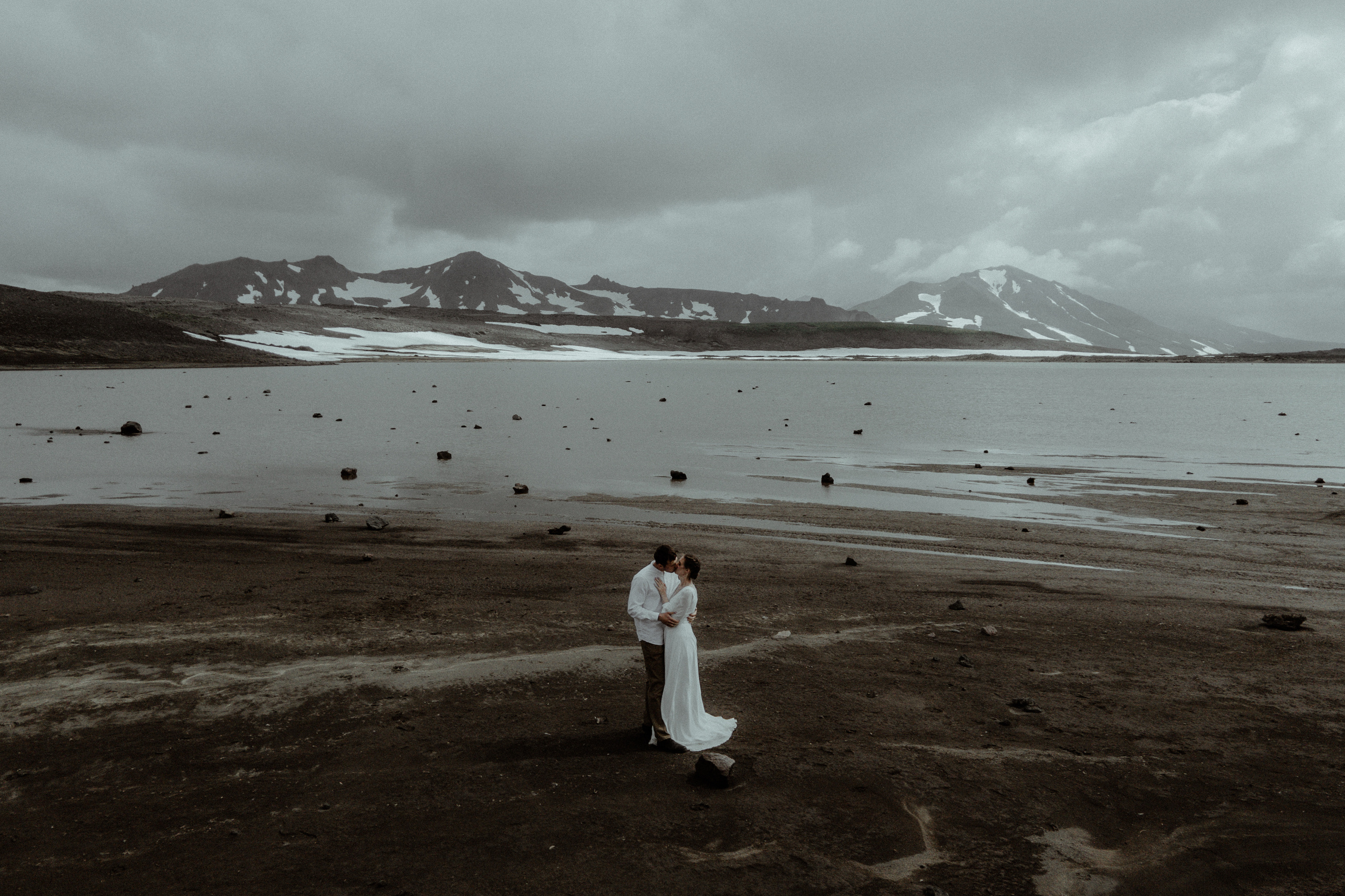 Кальдера Горелый. Свадебное фото и видео на Камчатке. Туристические маршруты