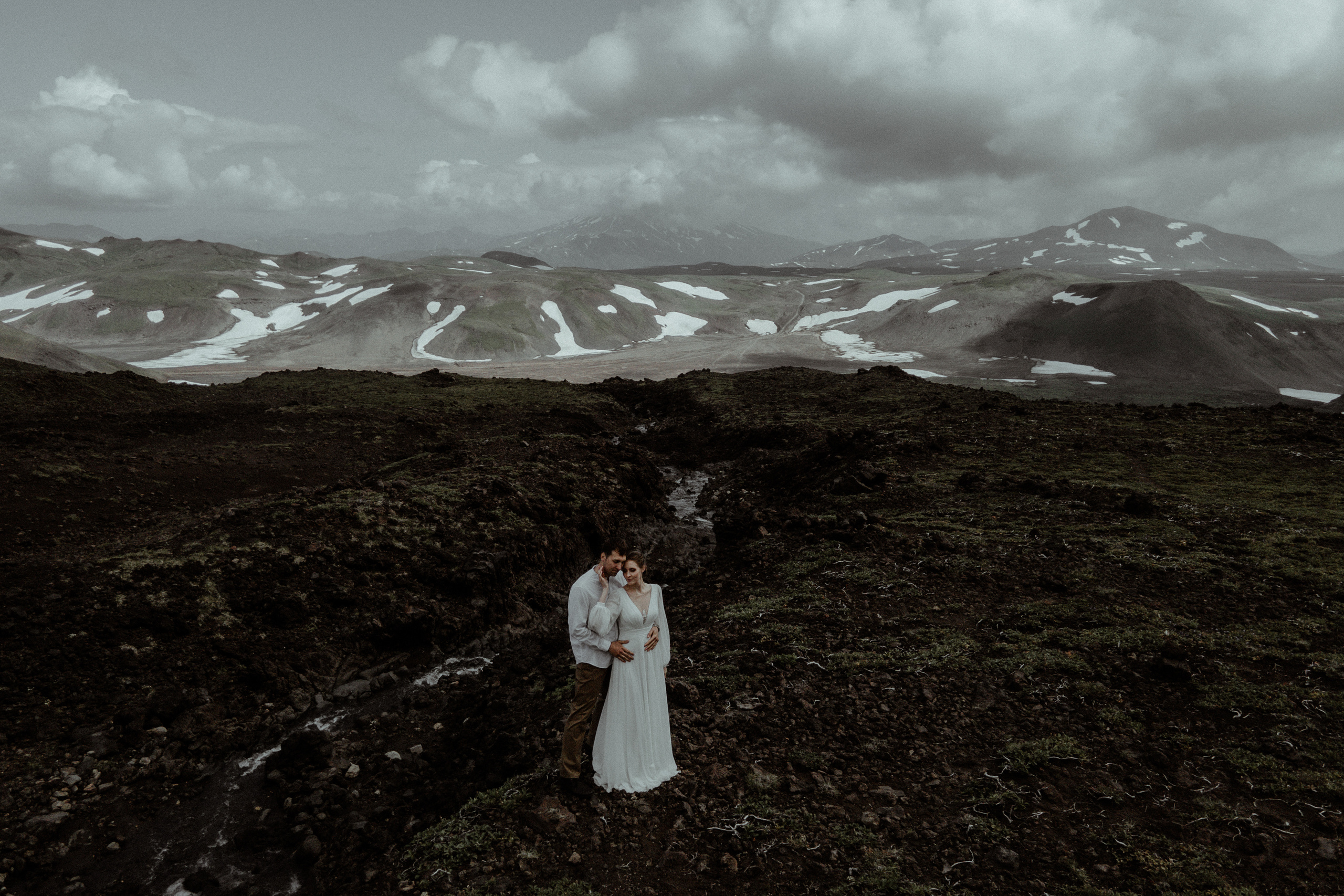 Кальдера Горелый. Свадебное фото и видео на Камчатке. Туристические маршруты