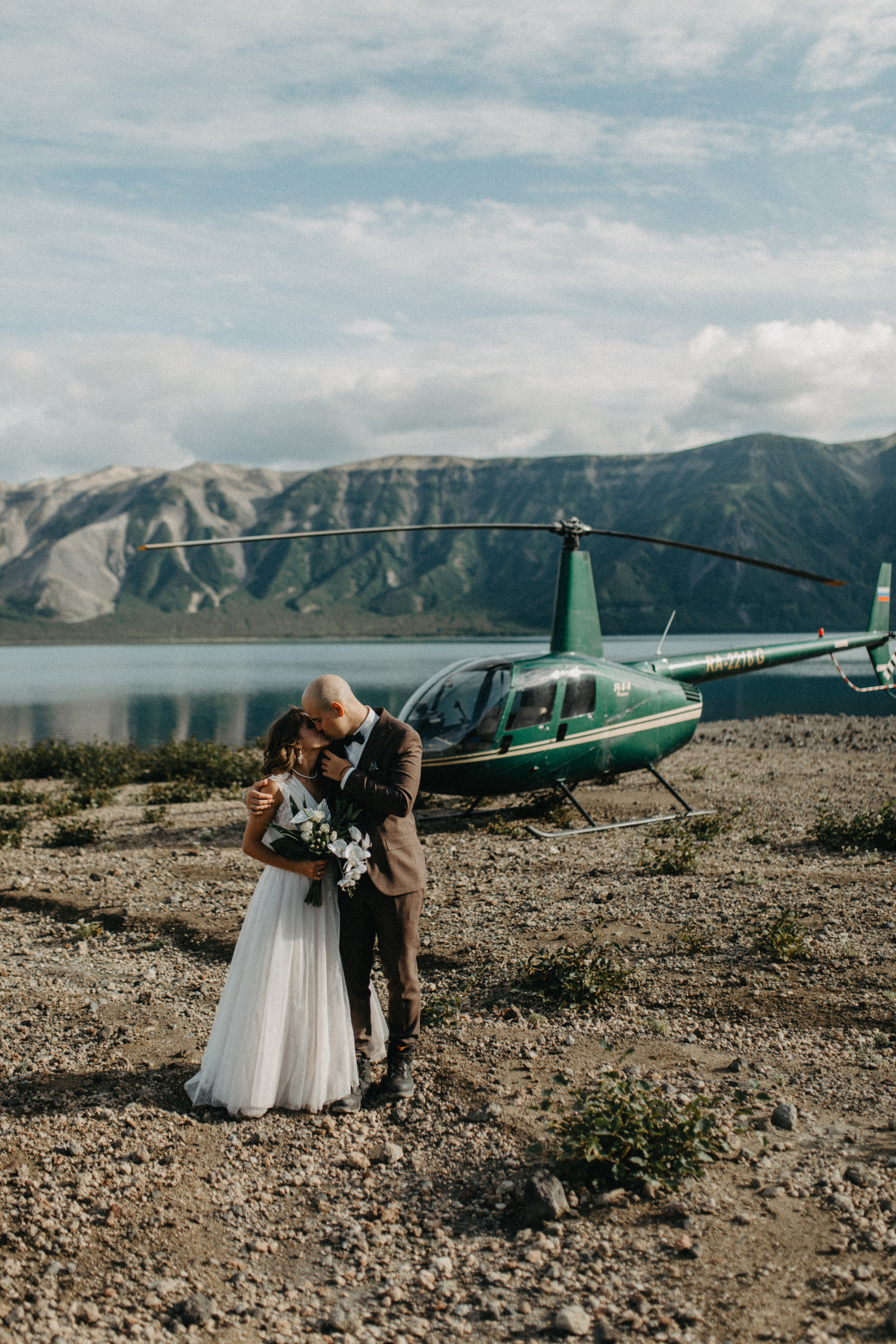 Вулкан Ксудач. Свадьба Богдана и Лизы. Свадебное фото и видео на Камчатке. Туристические маршруты