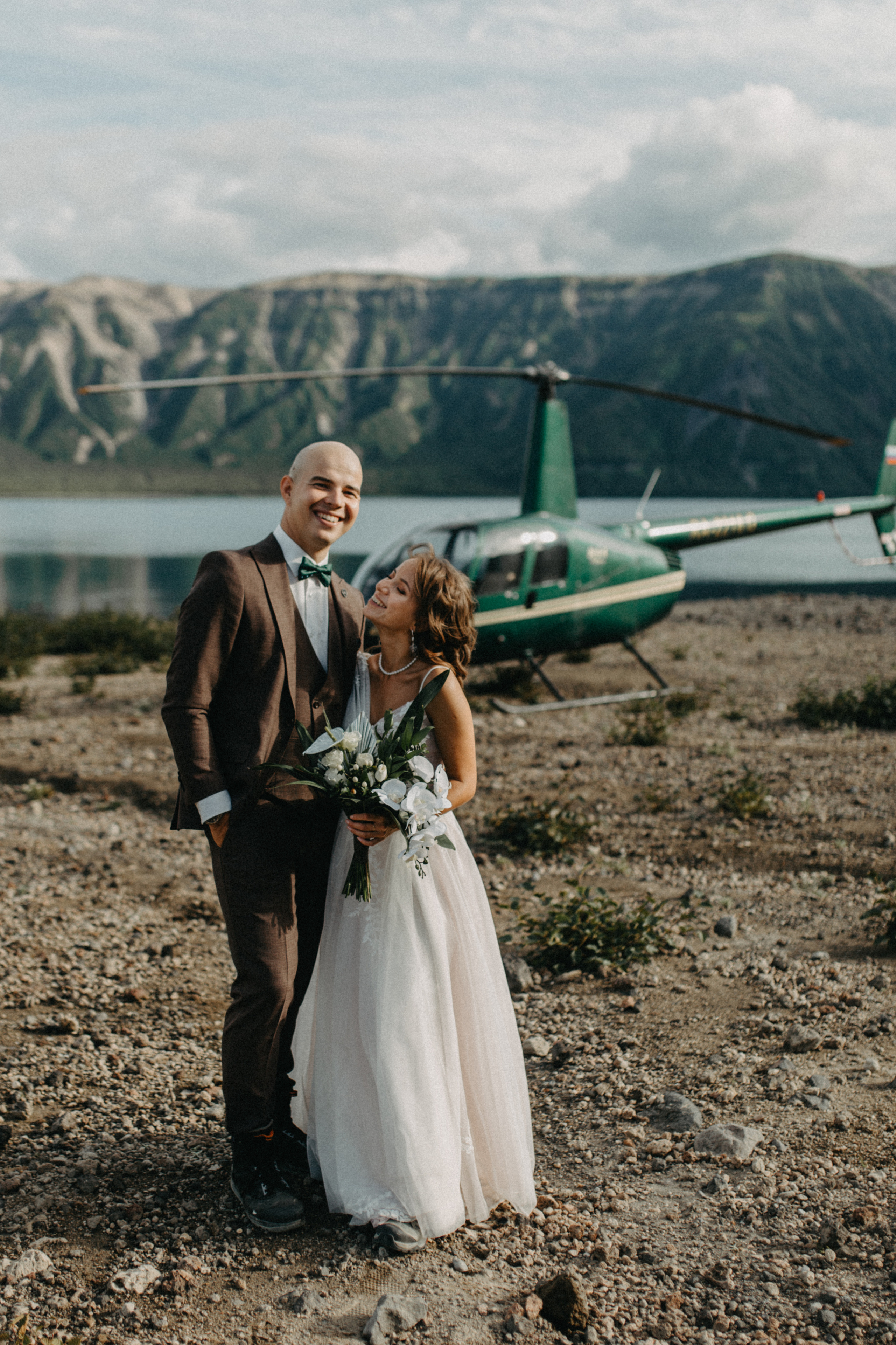 Вулкан Ксудач. Свадьба Богдана и Лизы. Свадебное фото и видео на Камчатке. Туристические маршруты