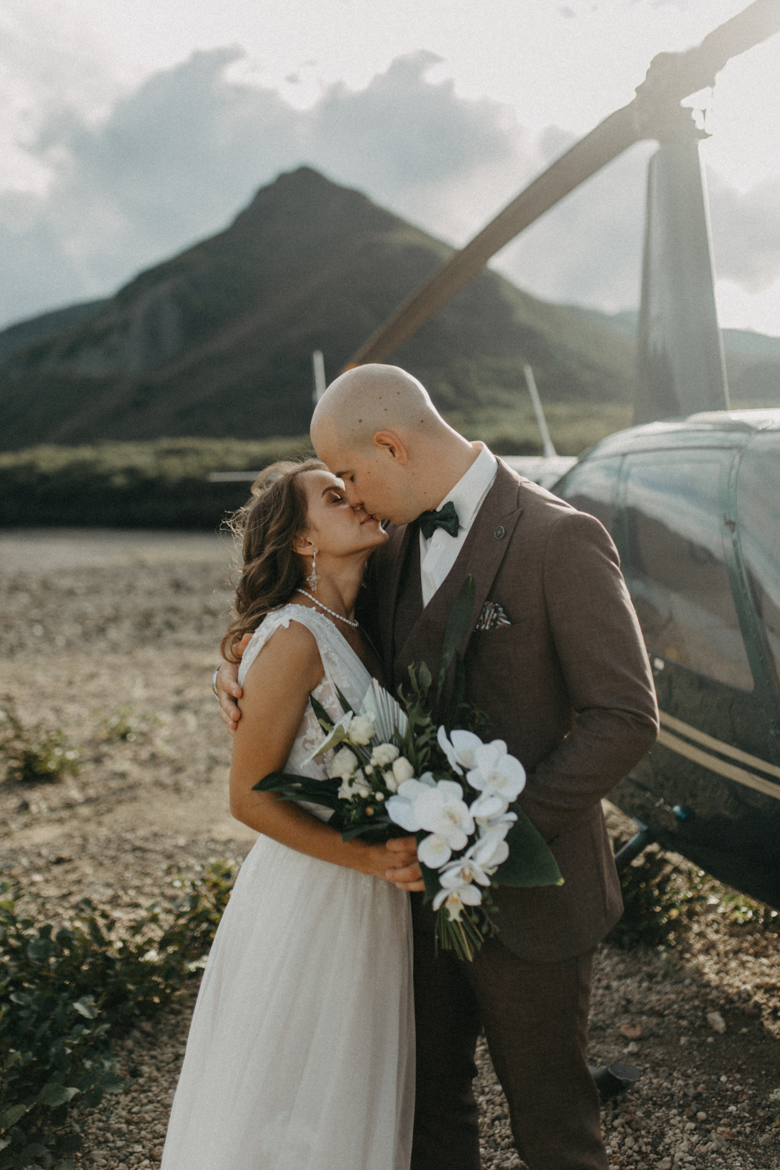 Вулкан Ксудач. Свадьба Богдана и Лизы. Свадебное фото и видео на Камчатке. Туристические маршруты