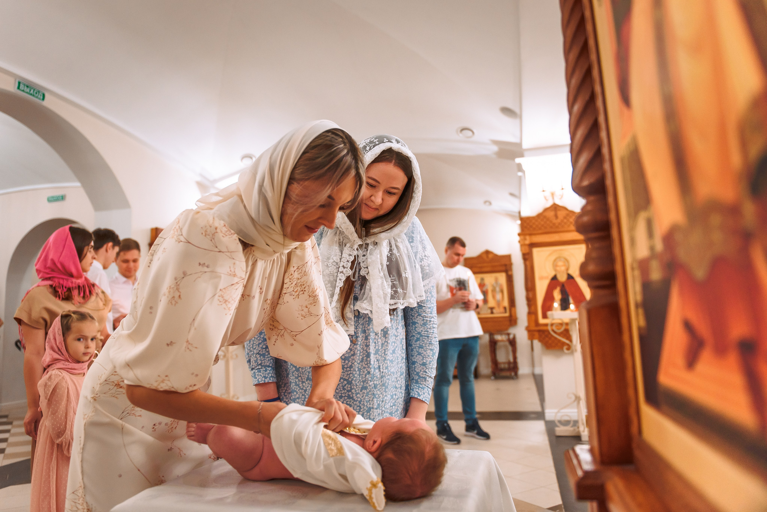Крещение в Храме иконы Божией Матери Неупиваемая Чаша. Свадебный и семейный фотограф в Москве Юлия Винник