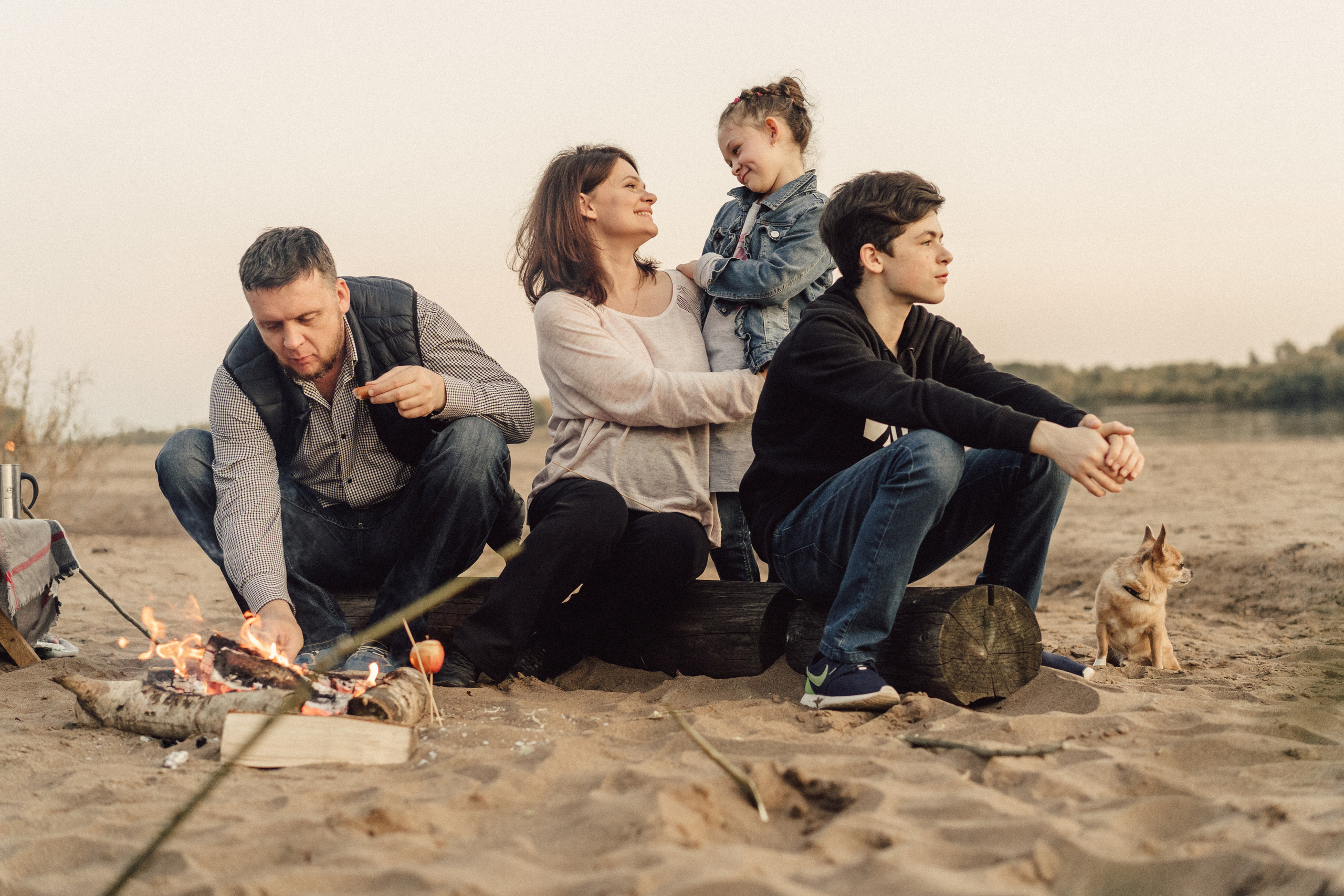 У костра. Выпускные альбомы в городе Кирове. Фотограф Екатерина Невская