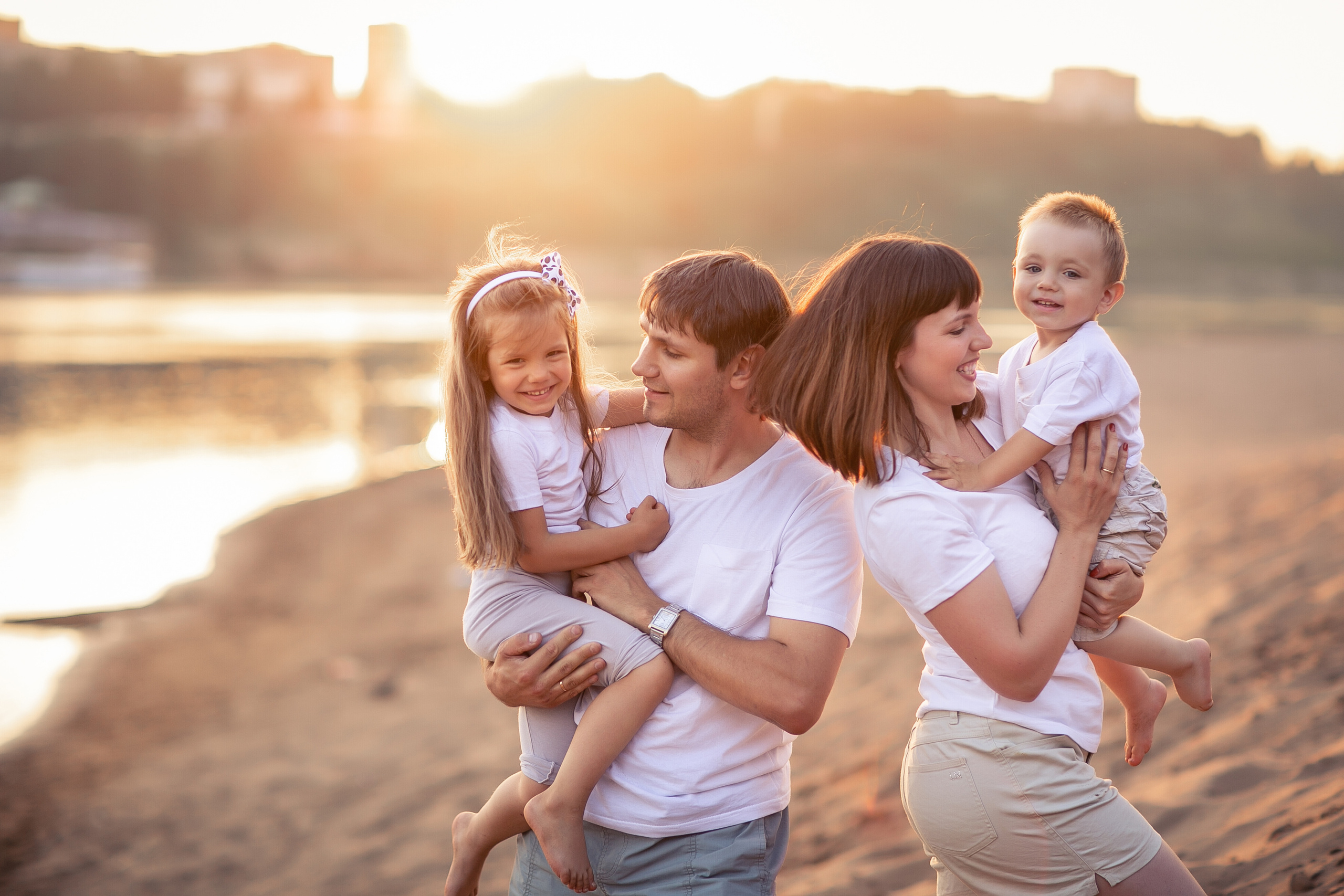 Закат на берегу. Выпускные альбомы в городе Кирове. Фотограф Екатерина Невская
