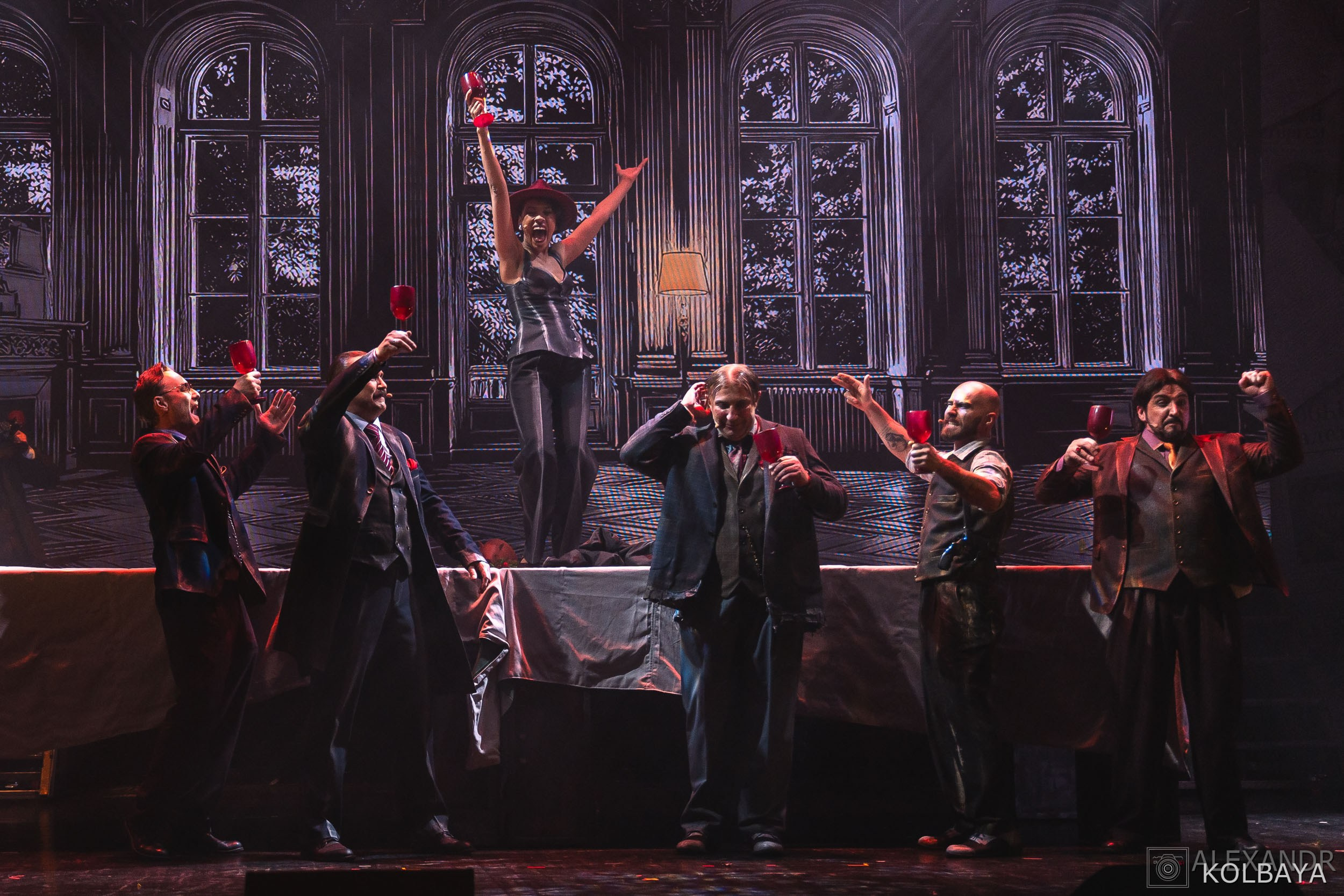 Фотографии со спектакля «Однажды в городе N». Концертный и театральный репортажный фотограф в Москве Александр Колбая