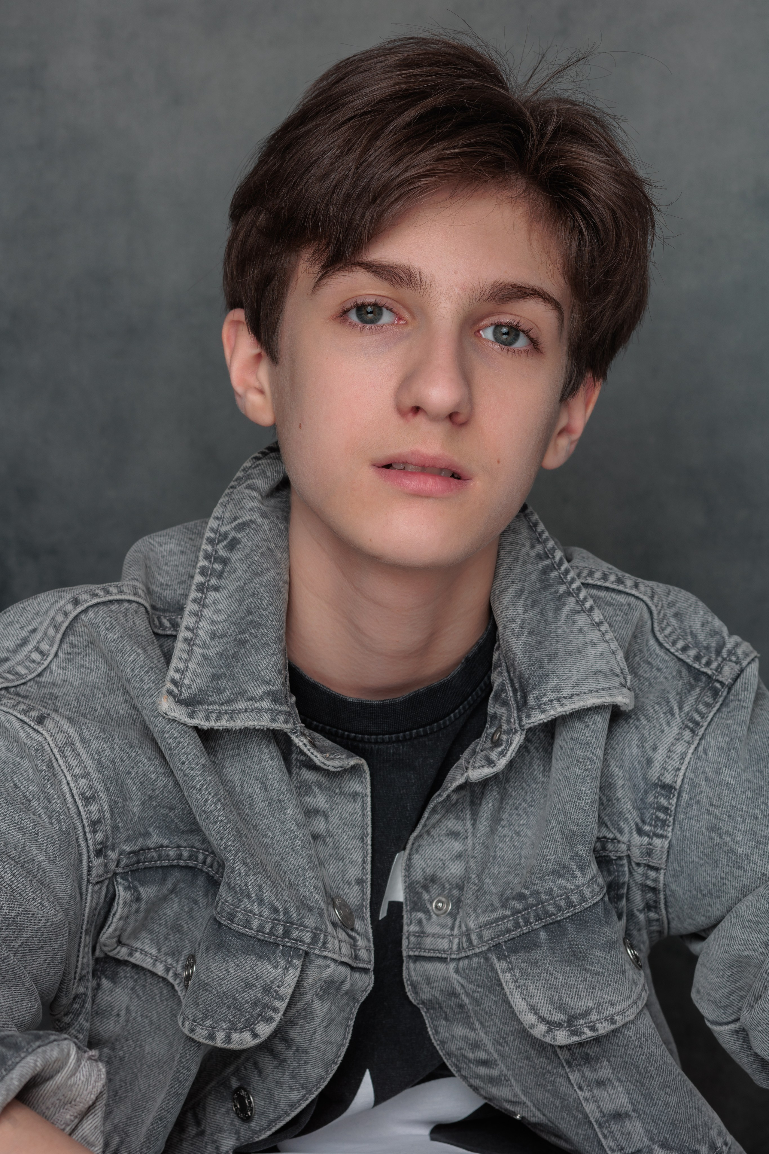 АРТЁМ. Я фотограф из Москвы к Вашим услугам