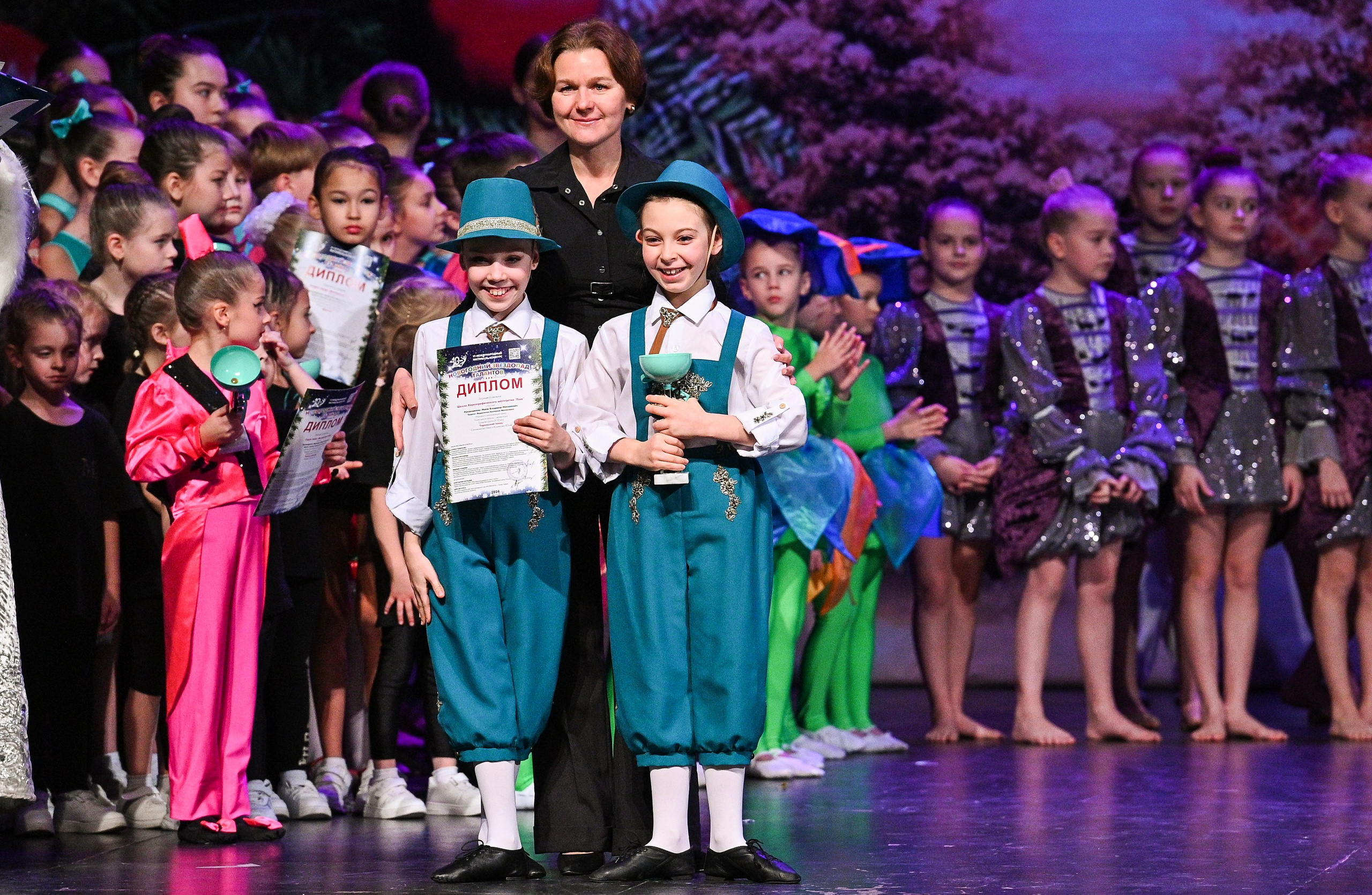 14.11.2024 «Новогодний Звездопад Талантов» Фестивальное движение «Шаг к мечте» г. Москва. Медиастудия Фото Концепт