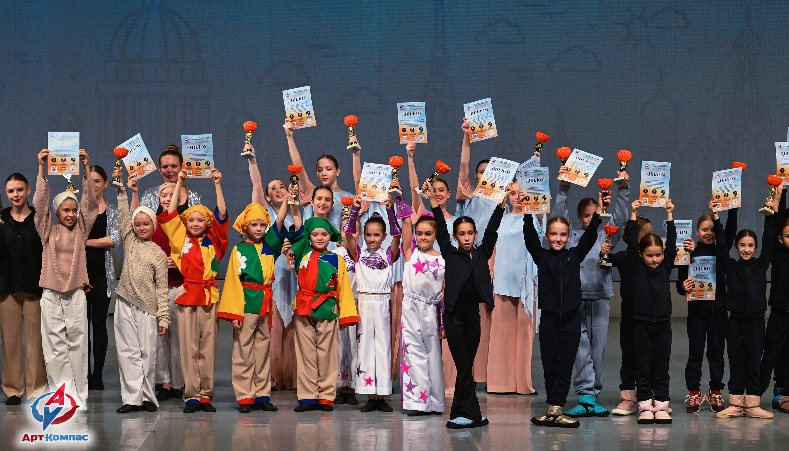 05.10.2025 Всероссийский фестиваль талантов «НЕВСКИЕ ВСТРЕЧИ» г. Санкт-Петербург. Медиастудия Фото Концепт