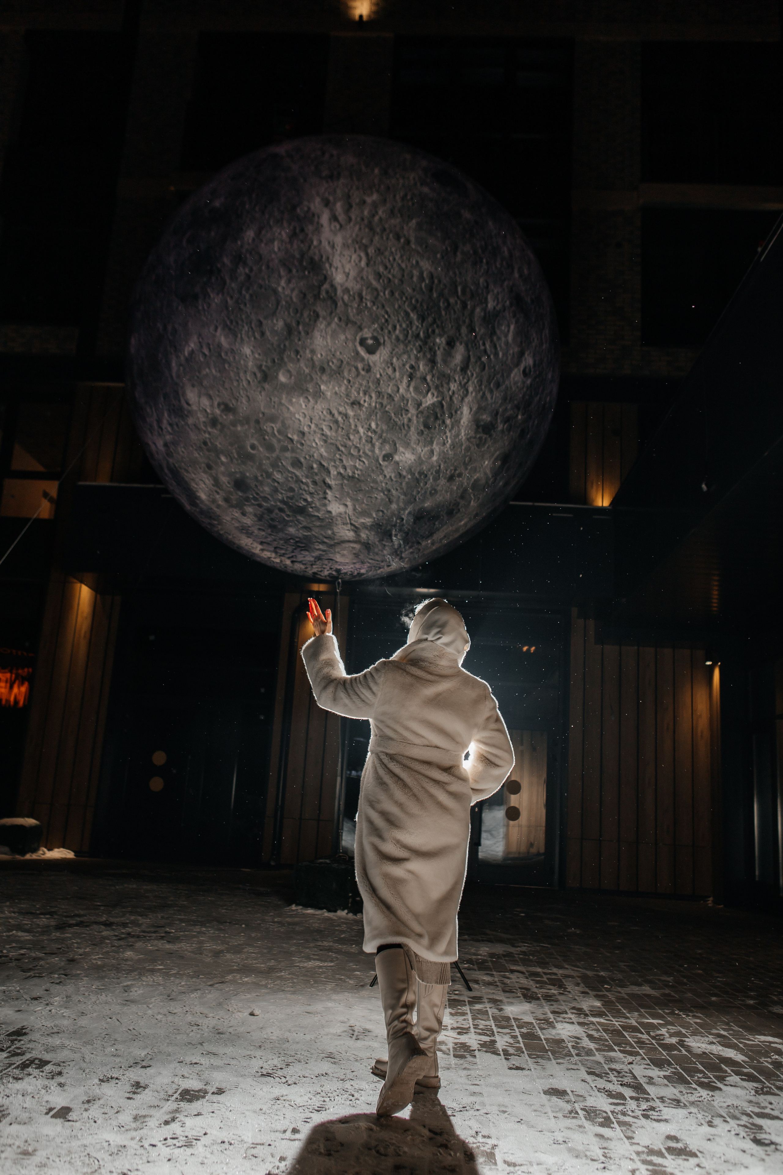 Зимняя прогулка к луне. Фотограф в Иркутске Анастасия Кись. Студийная фотосессия беременности в тканях Иркутск. Семейная фотосессия, ПОРТРЕТ «ПОКОЛЕНИЕ»