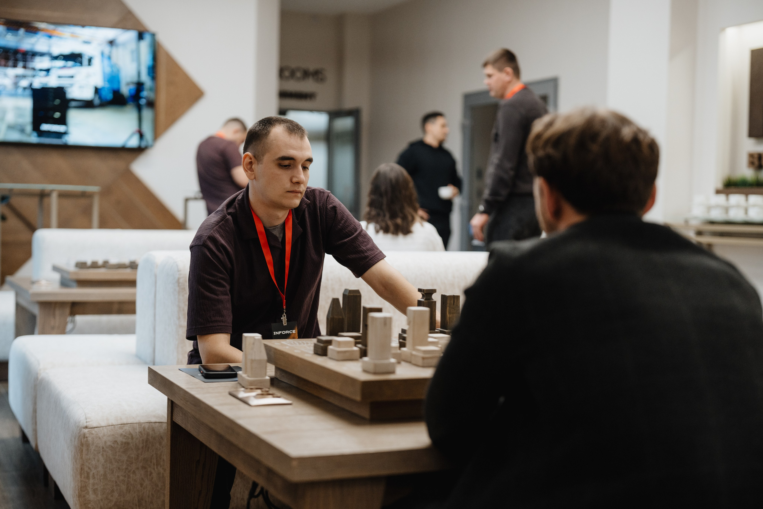 Презентация INFORCE. Фотограф Всеволод Емелин