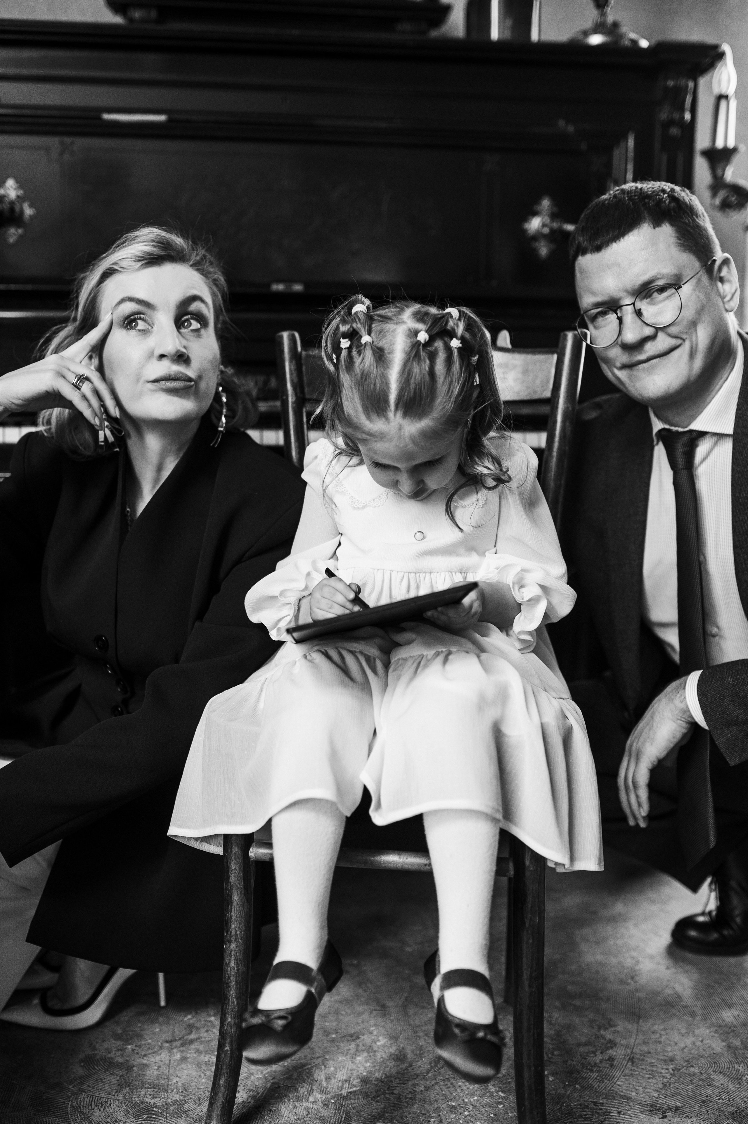 Андрей, Оля и Таисия в студии Пространство. Семейный и свадебный lifestyle-фотограф в Москве Мария Петрова