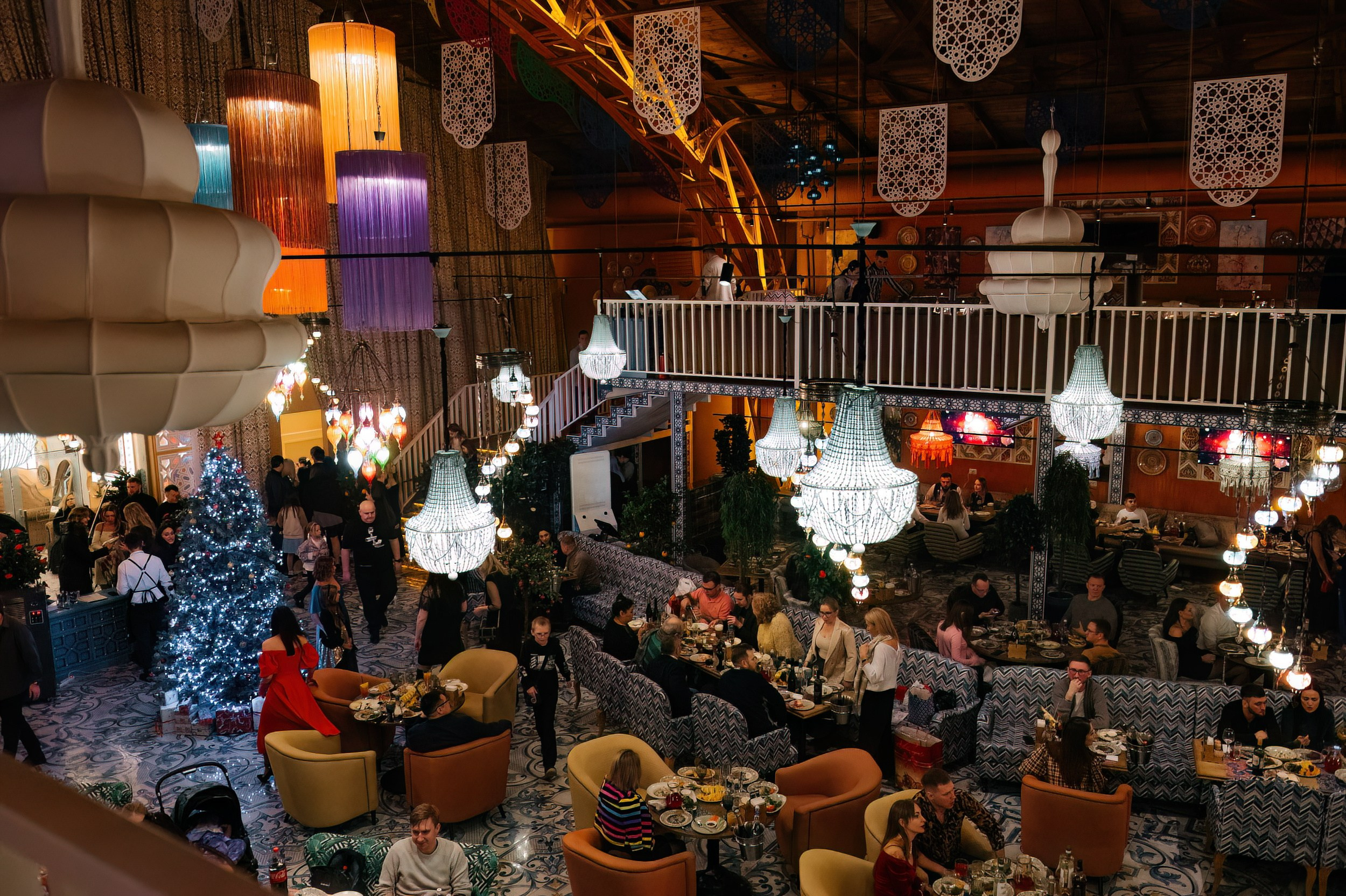 Новогодняя ночь 2024 в ресторане Чайхона ВО. Коммерческий фотограф в Санкт-Петербурге Анна Кобзарь