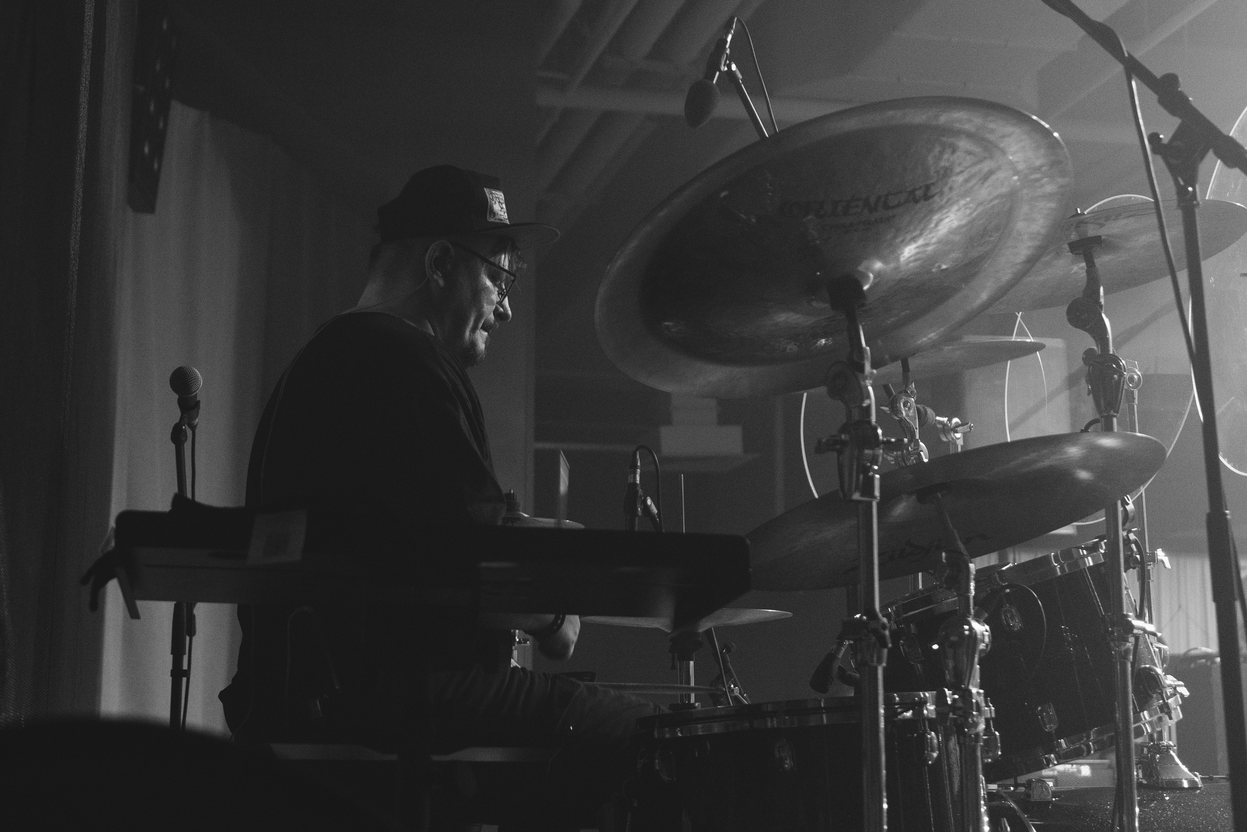 Султан Лагучев КРАСНОЯРСК. Фотограф Красноярск съемки лавстори, фотосессия в студии, портретная съемка, творческие фотосессии