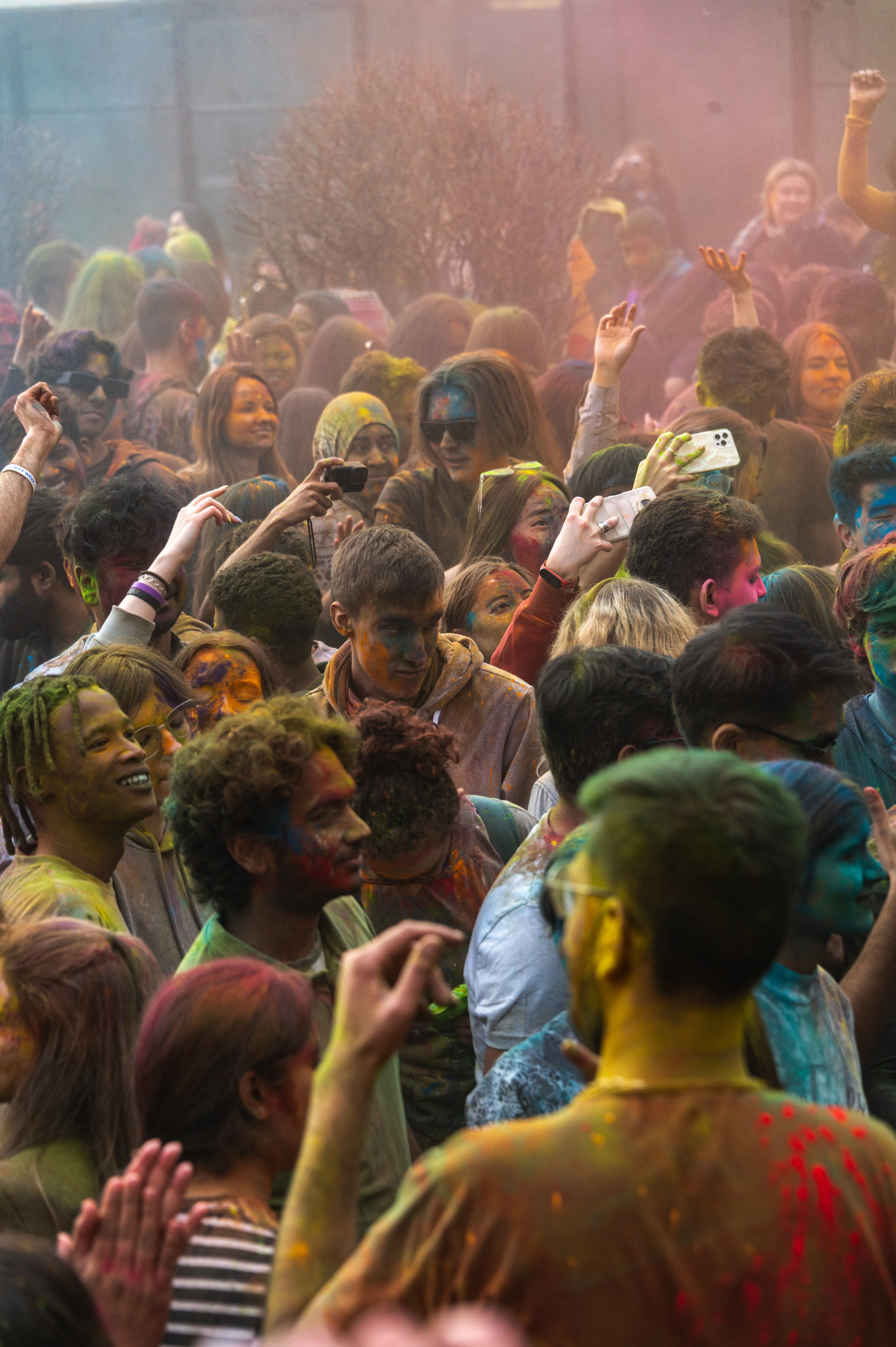 Праздник Холи в Москве. Фотограф Роман Адлер