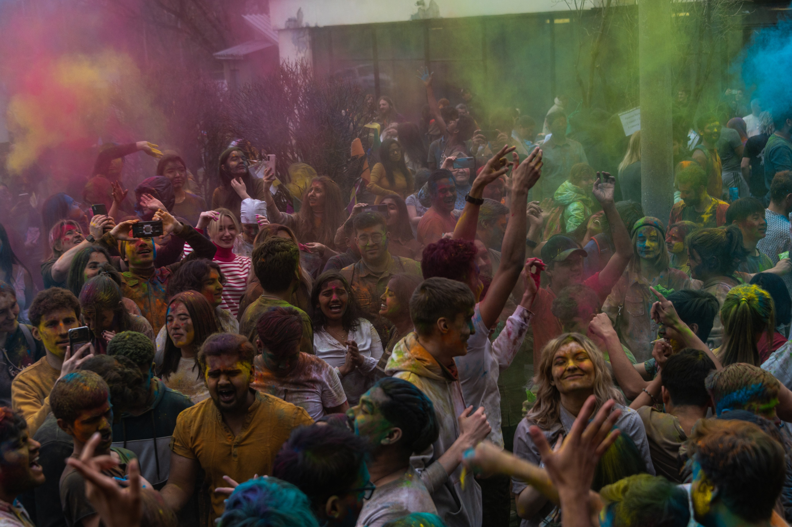 Праздник Холи в Москве. Фотограф Роман Адлер