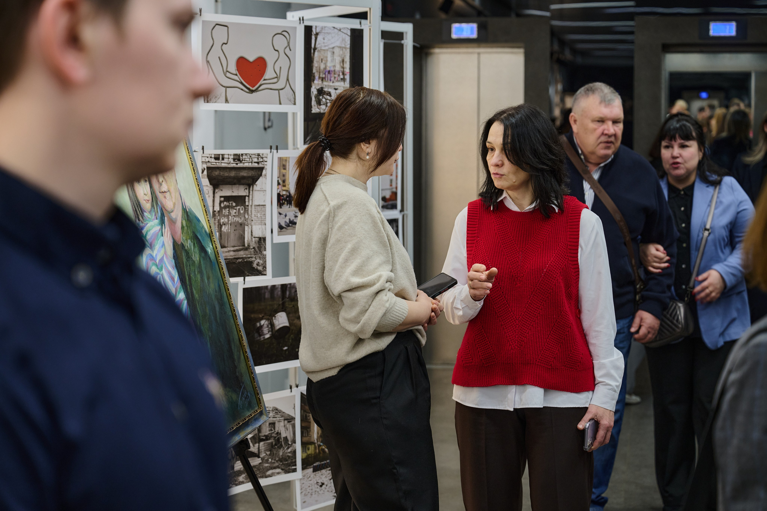 Фотовыставка «Территории» в Росгеолфонде. Фотограф Роман Адлер