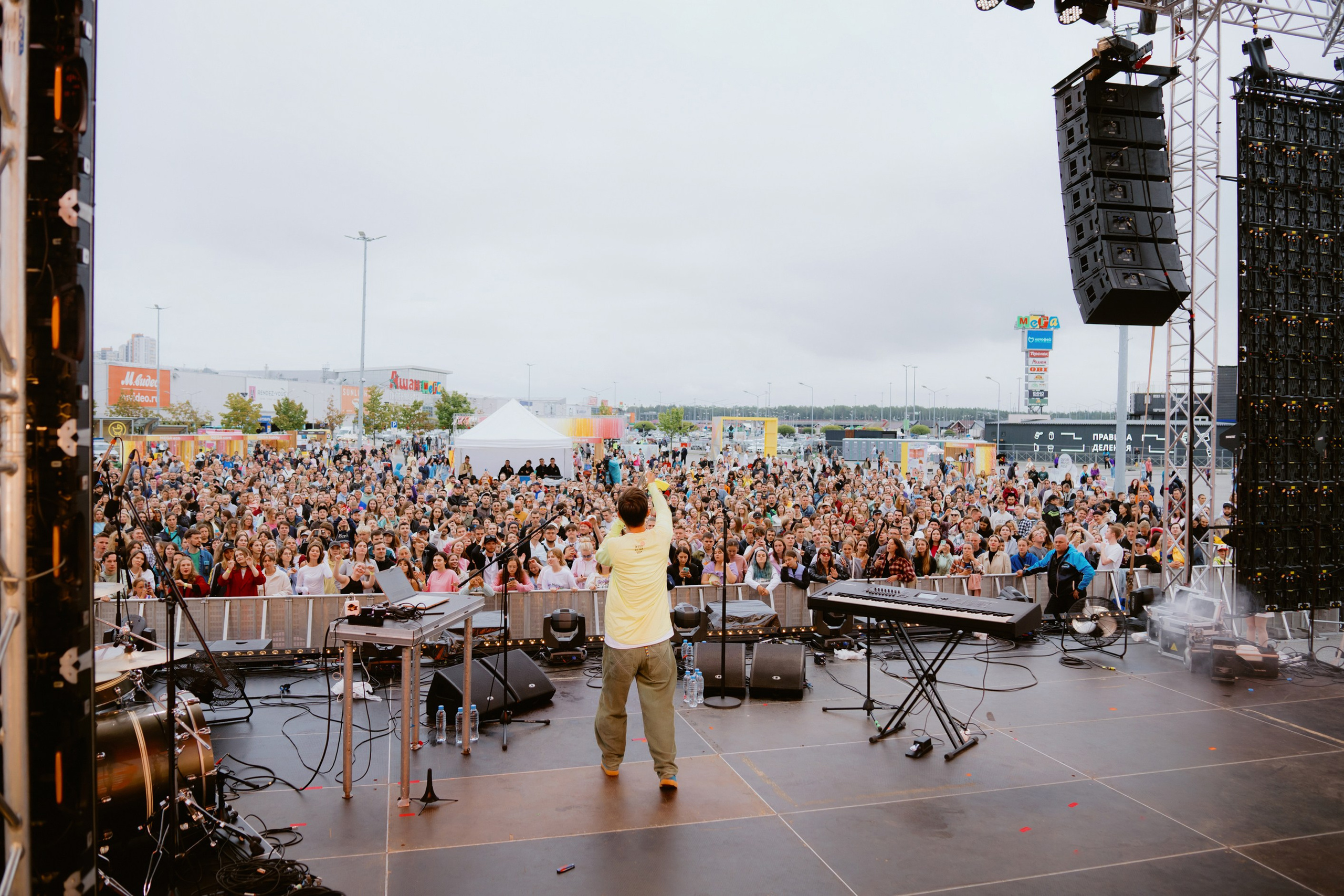 Dvor mega music festival. Photographer — ERASTOV