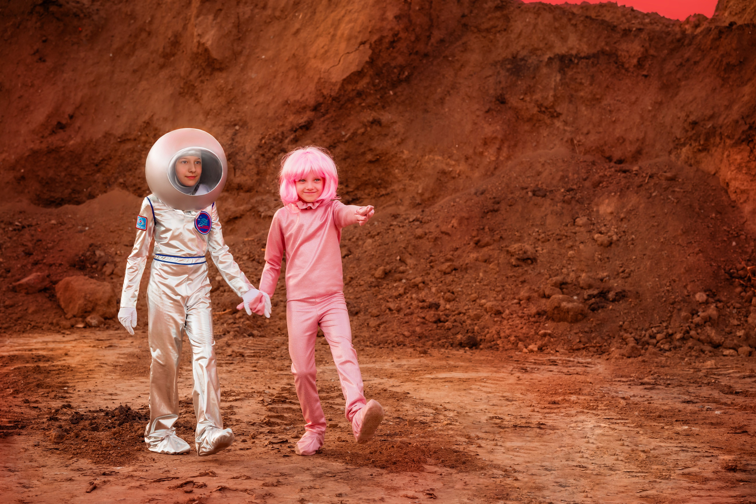 Инопланетяшка и космонавт. Фотограф Валентина Полунина