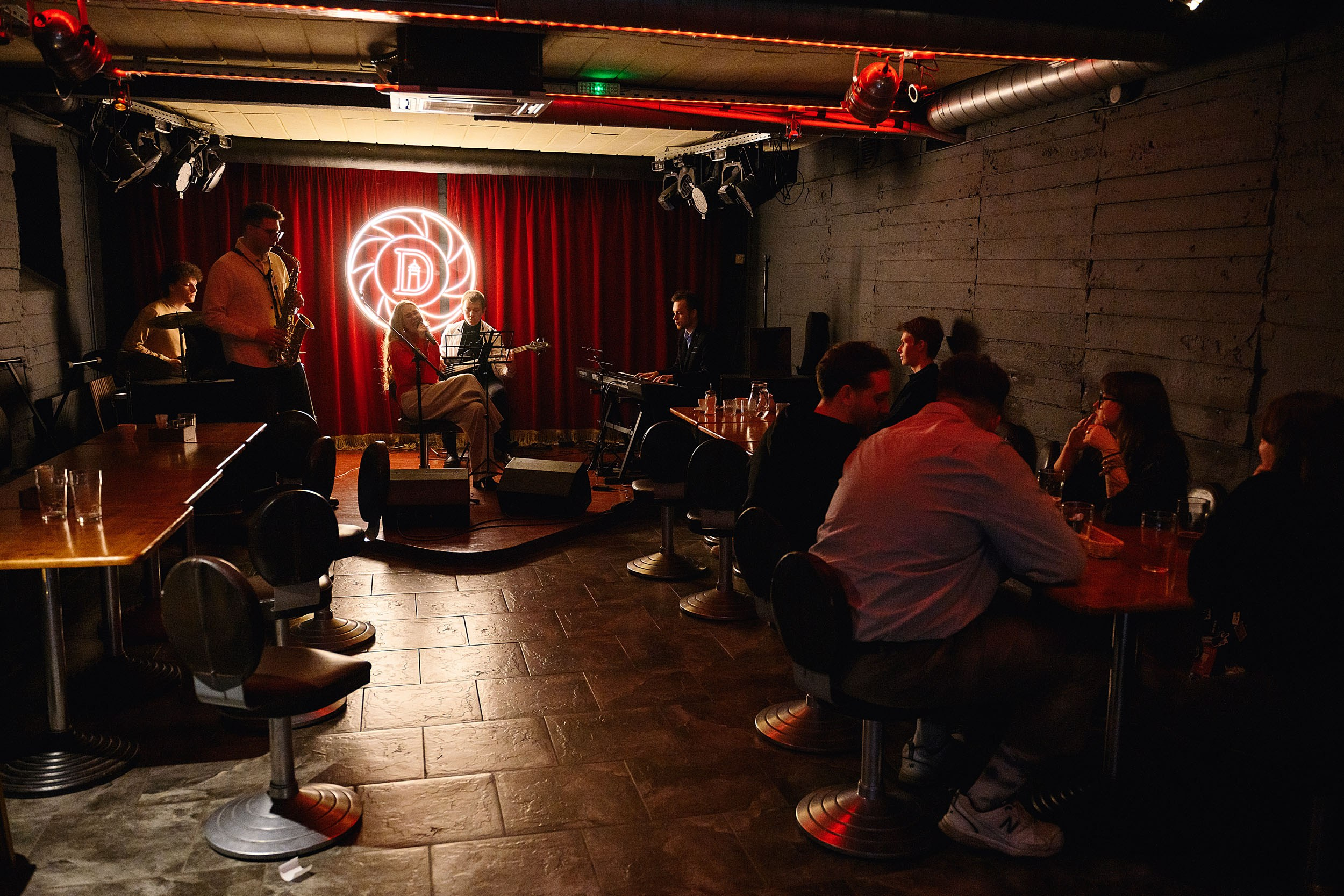Фоторепортаж из бара Dreadnought. One Media Life: фоторепортажи, фотоотчеты с мероприятий и заведений