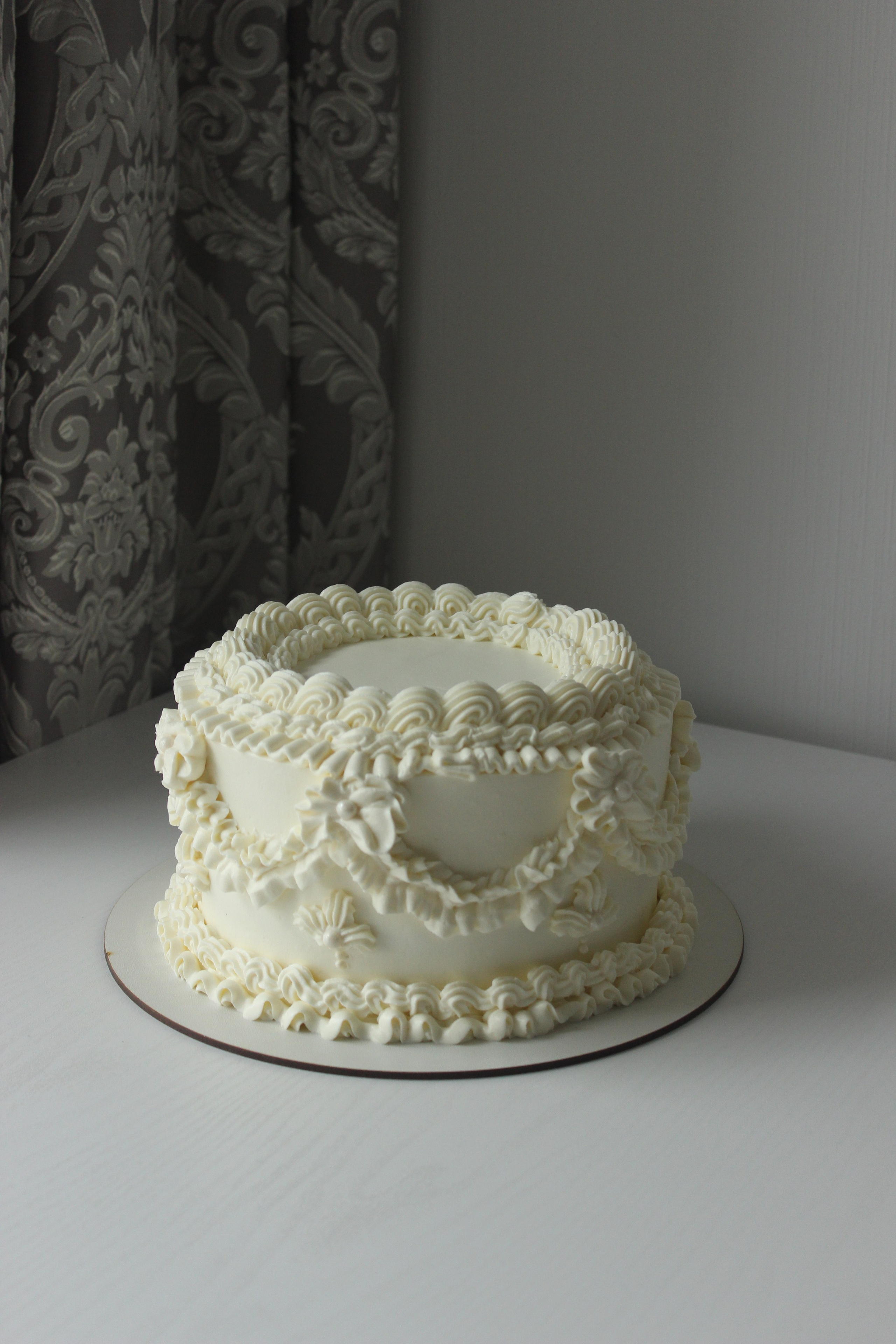 Торты на праздники. Семейная кондитерская. Торты и десерты на заказ в Москве и области