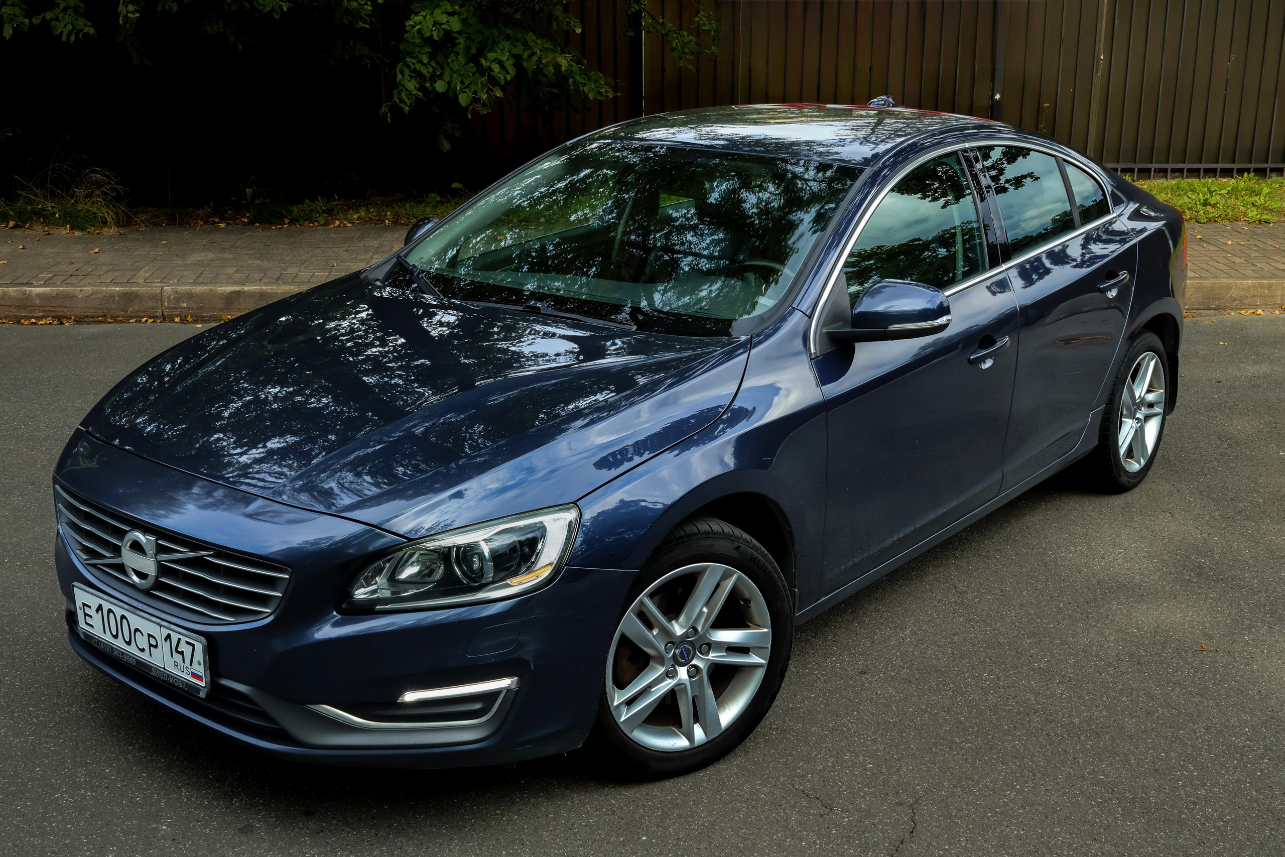 Volvo s60. Photo-nk