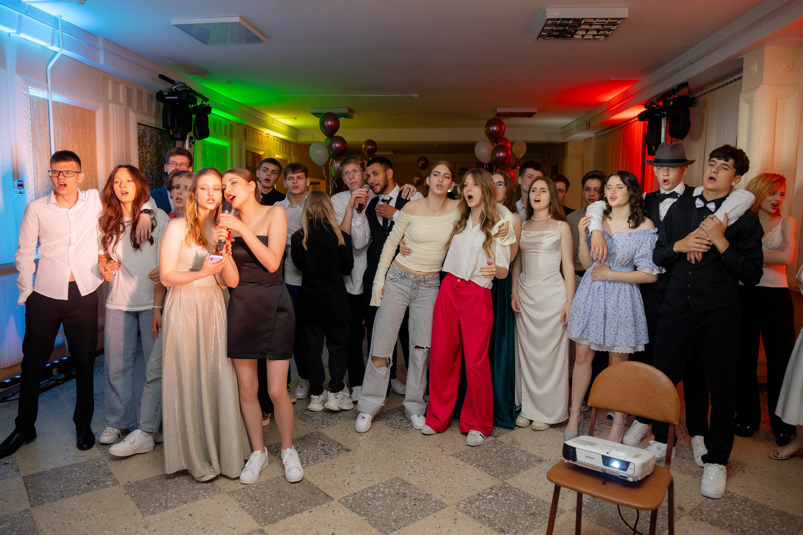Школьный выпускной 2024 год в Соколе (Минск). Свадебный фотограф в Минске/Беларуси Сергей Спиридонов