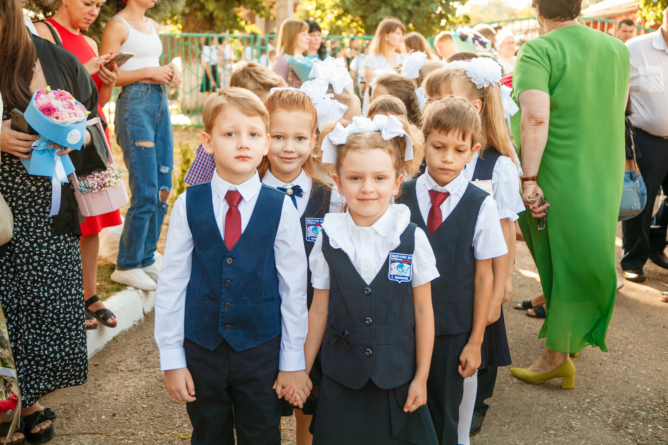 1 сентября линейка. Свадебный и семейный фотограф в Армавире