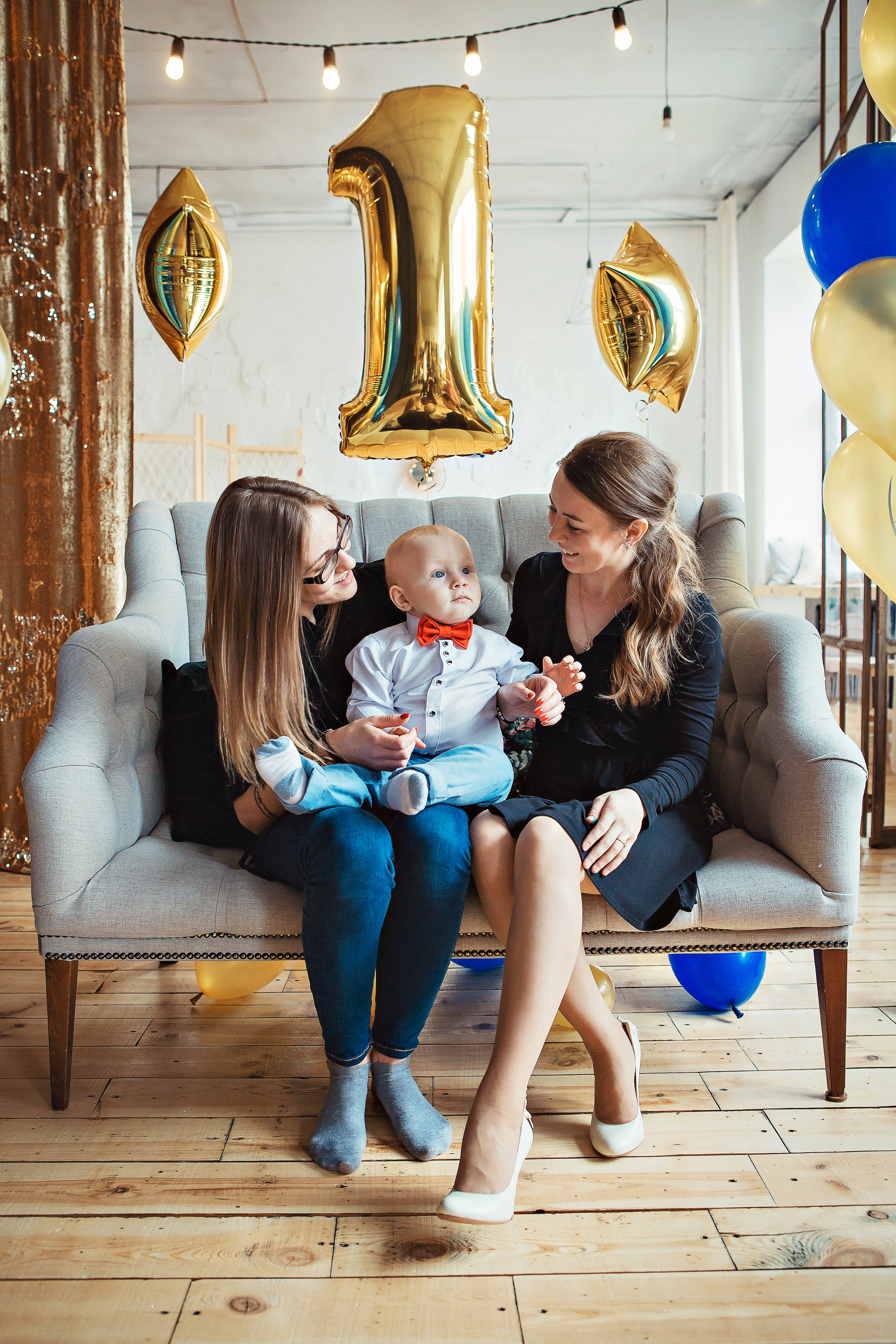 Детская фотосессия на день рождения один годик в фотостудии Лайтрум Ек. Фотограф Виктория Темирова Екатеринбург