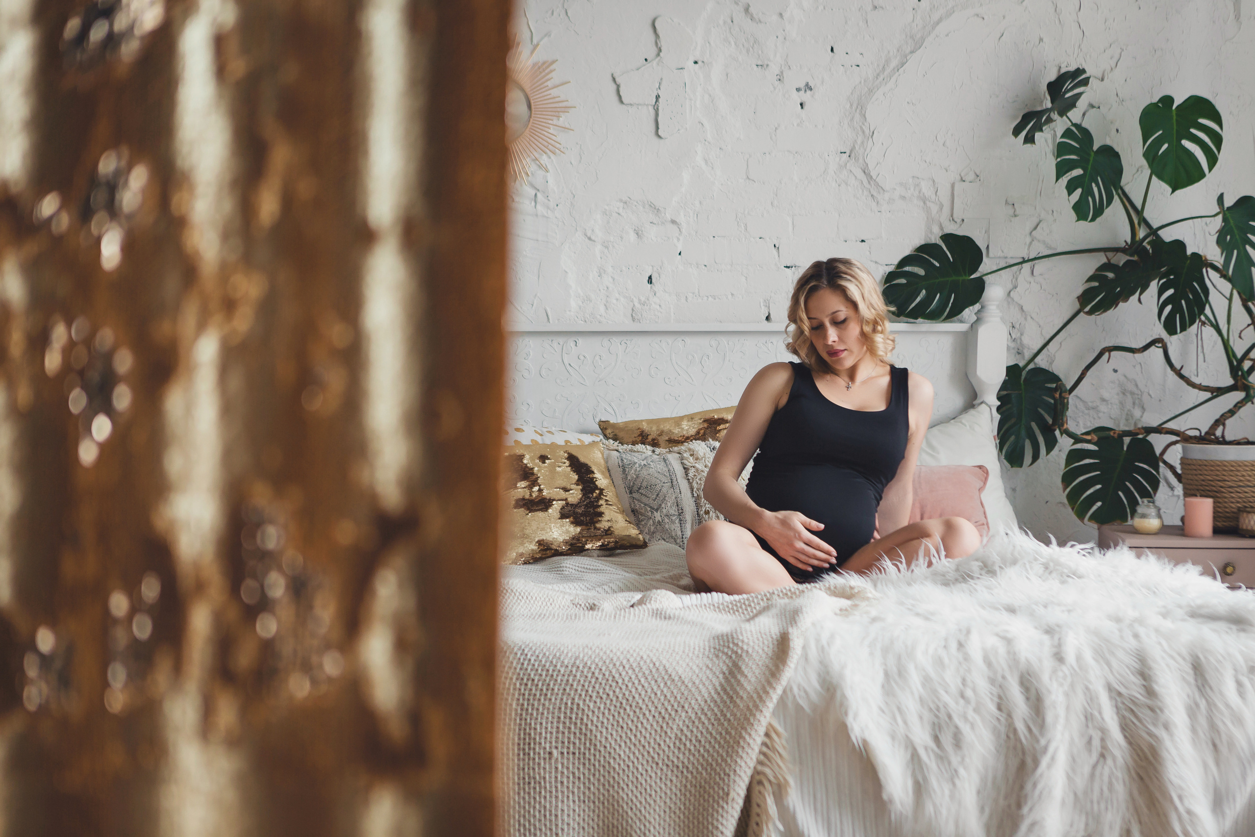 Фотосессия беременности в студии Екатеринбург. Фотограф Виктория Темирова Екатеринбург