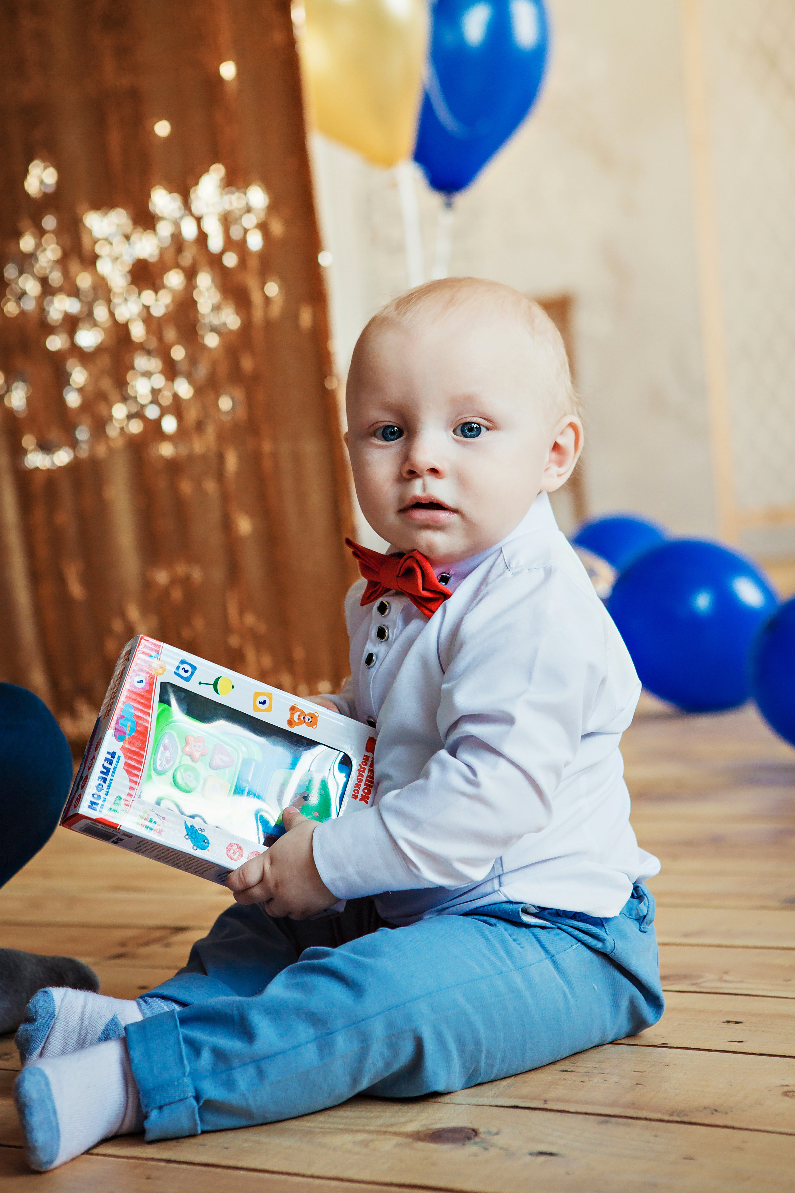 Детская фотосессия на день рождения один годик в фотостудии Лайтрум Ек. Фотограф Виктория Темирова Екатеринбург
