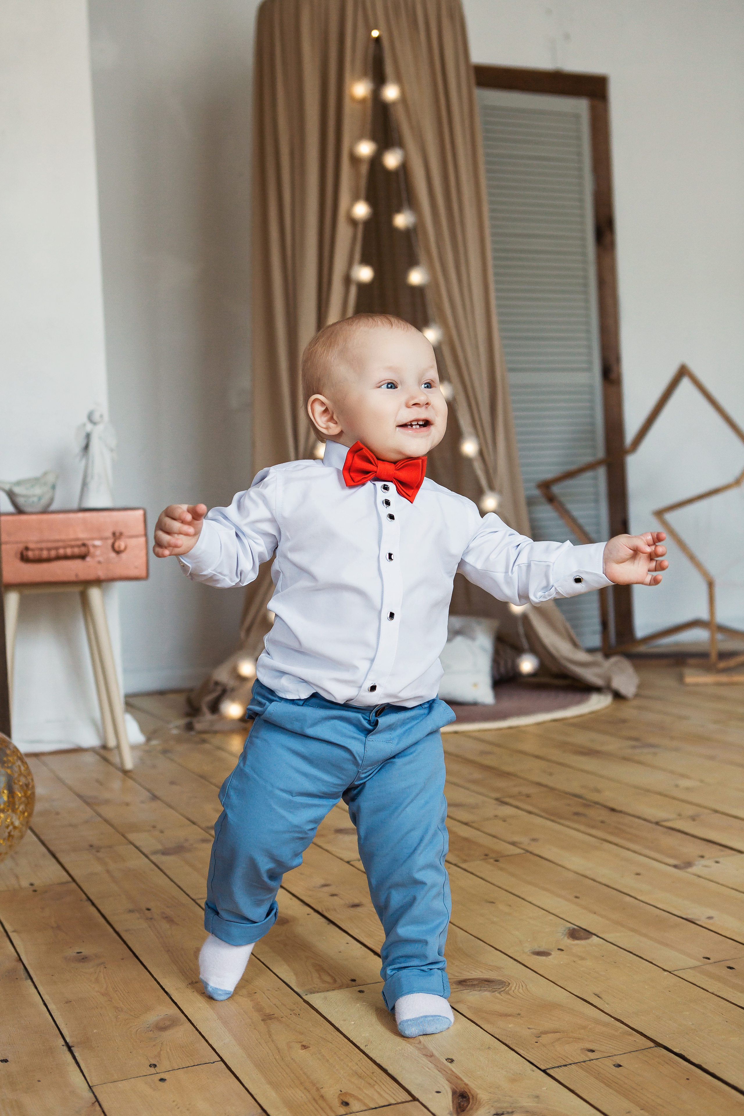 Детская фотосессия на день рождения один годик в фотостудии Лайтрум Ек. Фотограф Виктория Темирова Екатеринбург