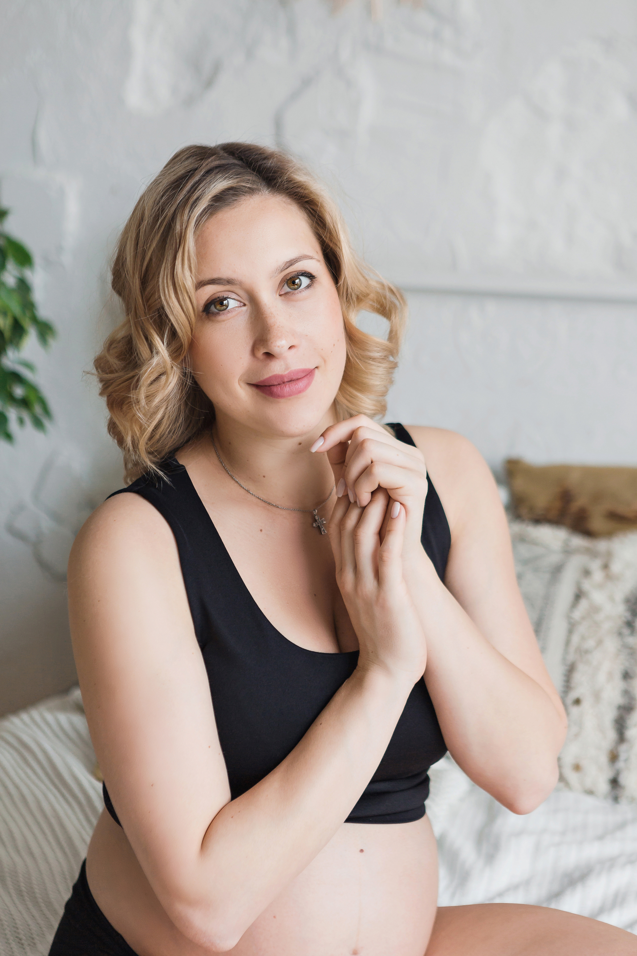 Фотосессия беременности в студии Екатеринбург. Фотограф Виктория Темирова Екатеринбург