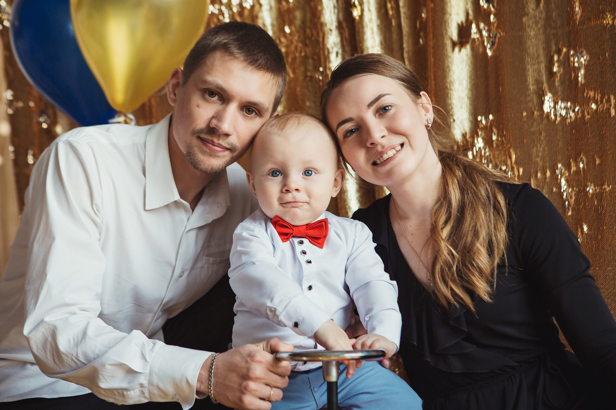 Детская фотосессия на день рождения один годик в фотостудии Лайтрум Ек. Фотограф Виктория Темирова Екатеринбург