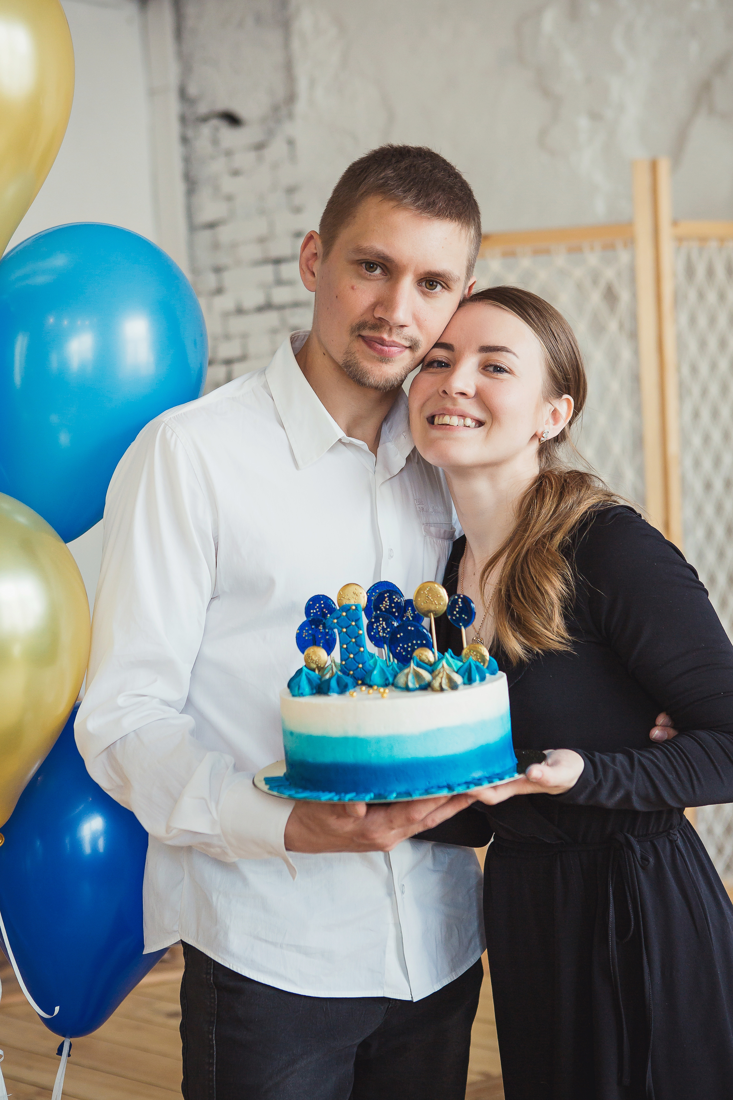 Детская фотосессия на день рождения один годик в фотостудии Лайтрум Ек. Фотограф Виктория Темирова Екатеринбург