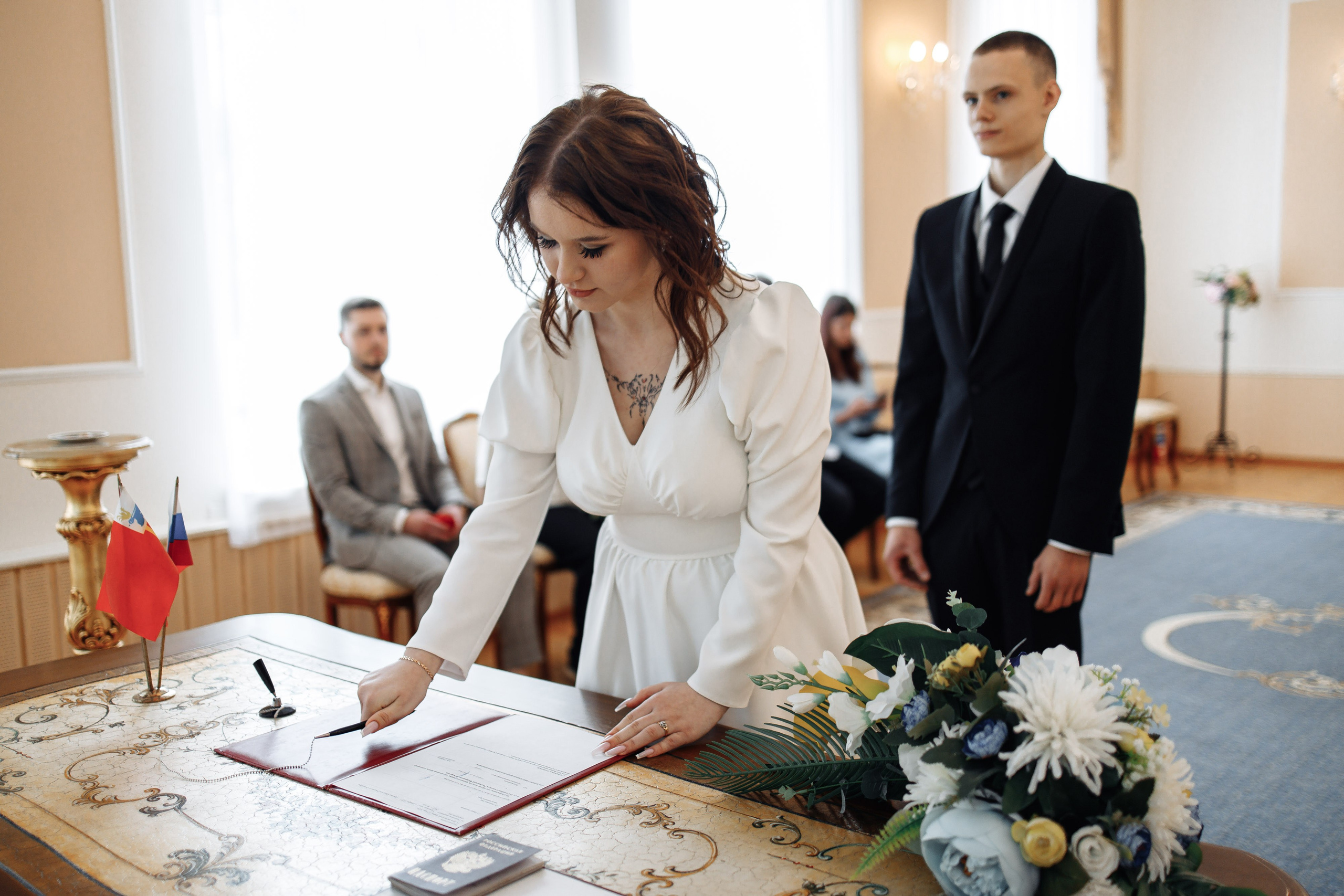 Свадебная прогулка в Смоленске. Свадебный фотограф Вашкевич Денис