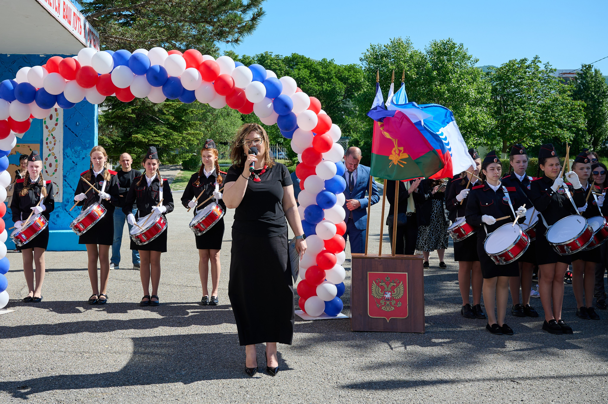 Последний звонок. Жизнь курорта Кабардинка в фотографиях