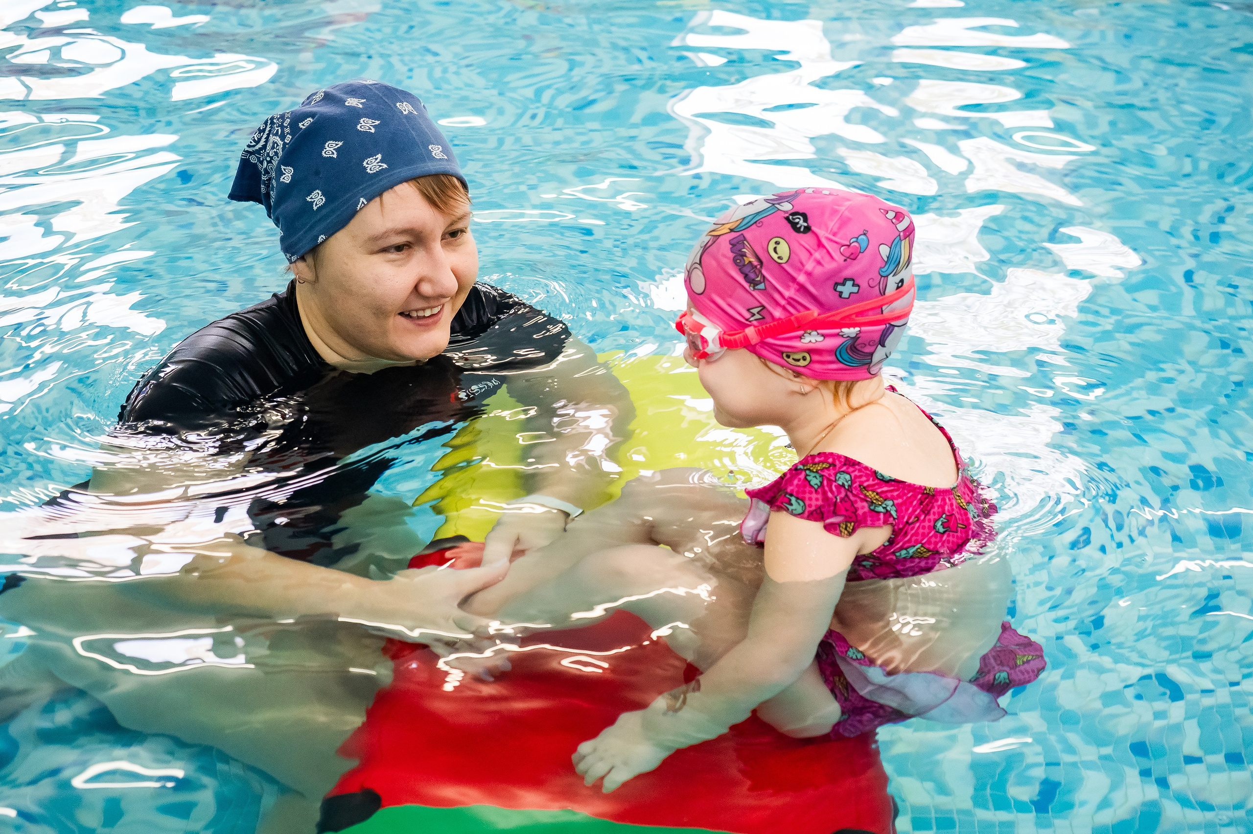 Грудничковое плавание. Репортажный, семейный и детский фотограф в Пензе и Заречном Арина Ермилова. Картины барельеф на заказ