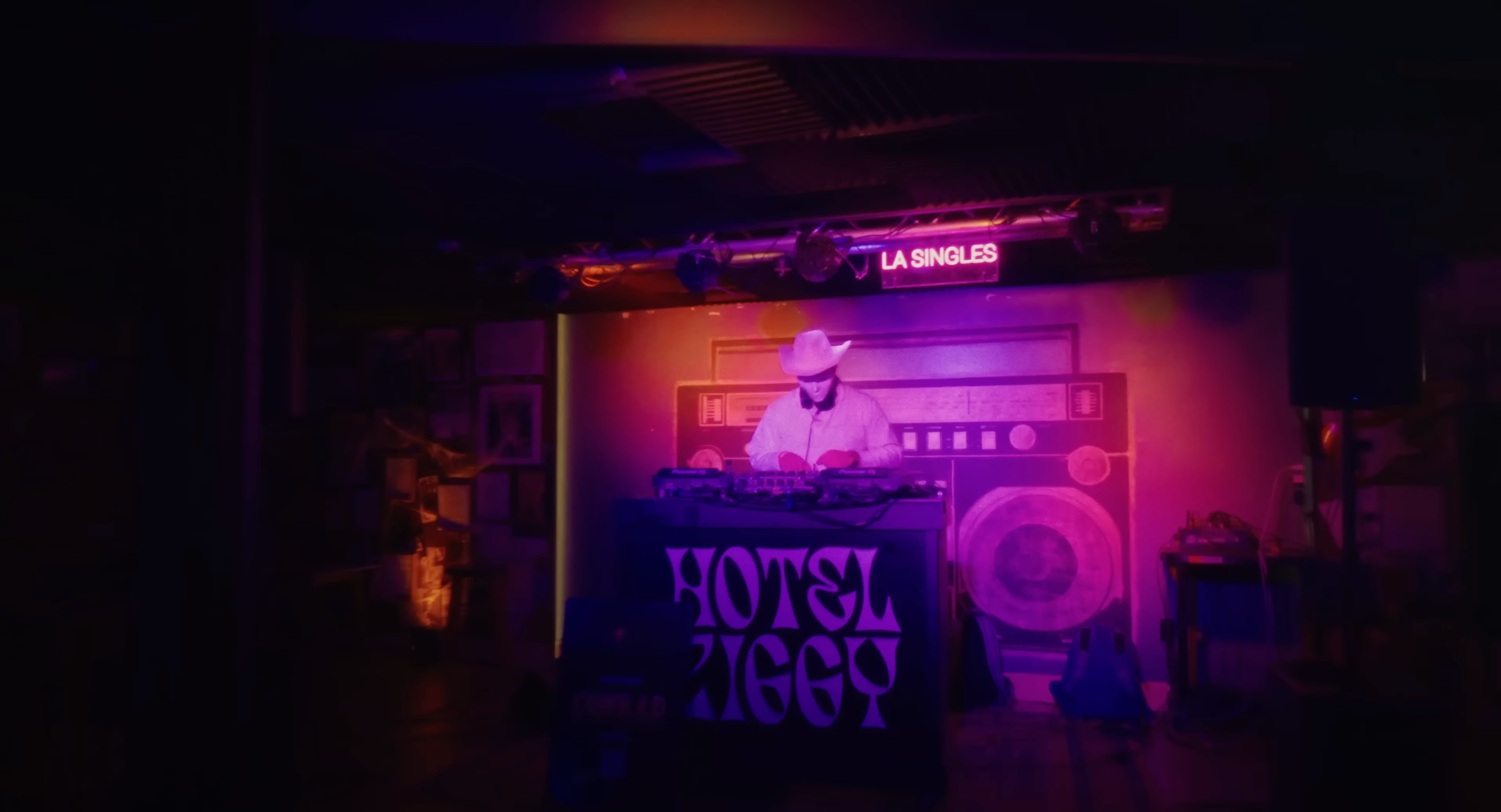 My transformation or how I became homeless in the USA. Tokcolor