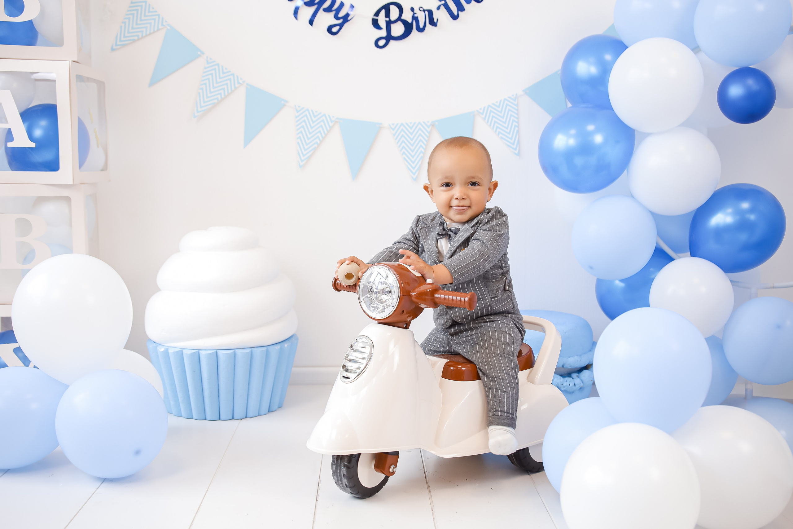 1й Годик Льва. Детский и Семейный фотограф в Санкт-Петербурге. Детская Фотостудия «FAMILY STORY»