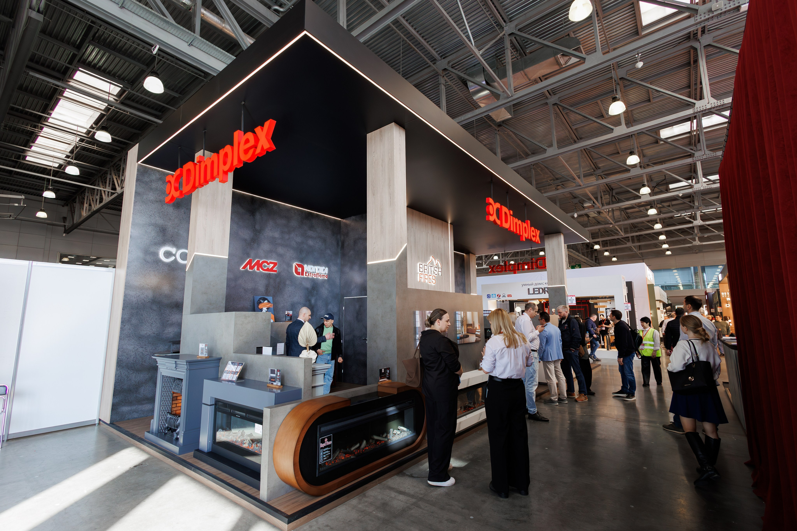 Выставка Royal Flame. Фотосъёмка для бизнеса — предметное фото, репортаж с мероприятий, портреты людей, съёмка интерьера и экстерьера