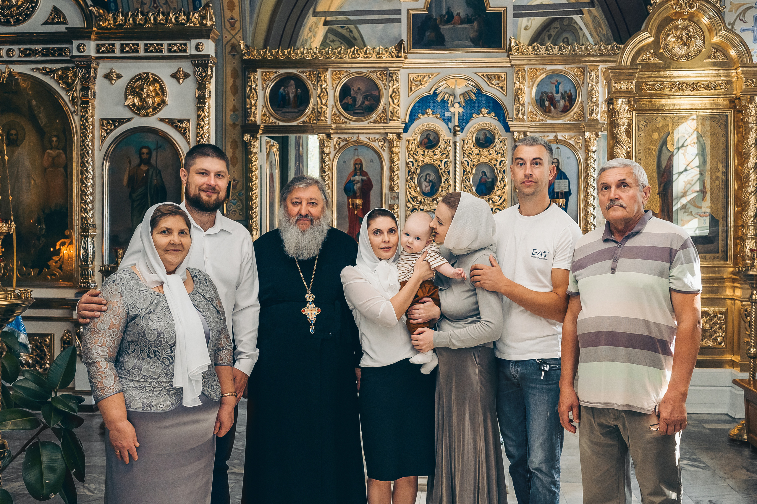 Крещение в крестильной комнате храма Покрова пресвятой Богородицы. Церковный фотограф на Таинство Крещения и Венчания в Оренбурге и Оренбургской области Екатерина Белкина