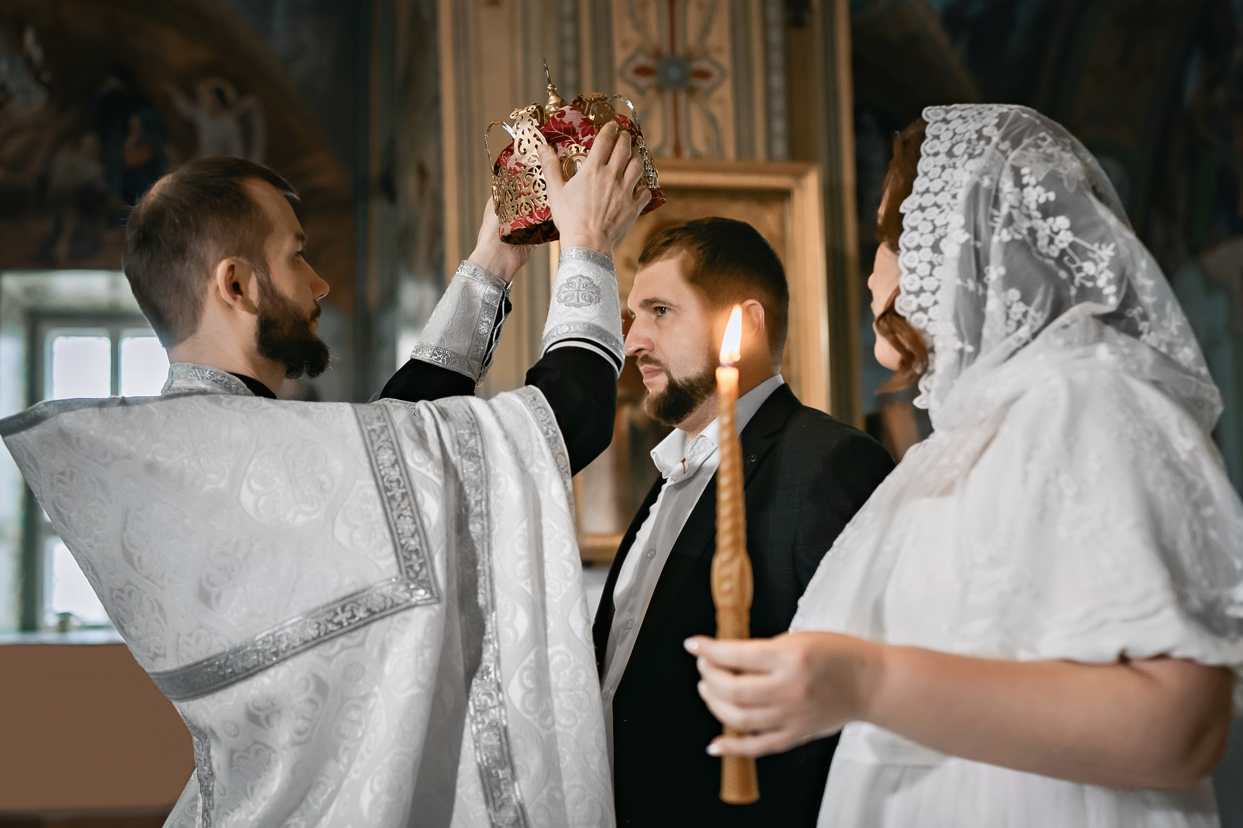 Венчание в храме Покрова Пресвятой Богородицы. Церковный фотограф на Таинство Крещения и Венчания в Оренбурге и Оренбургской области Екатерина Белкина