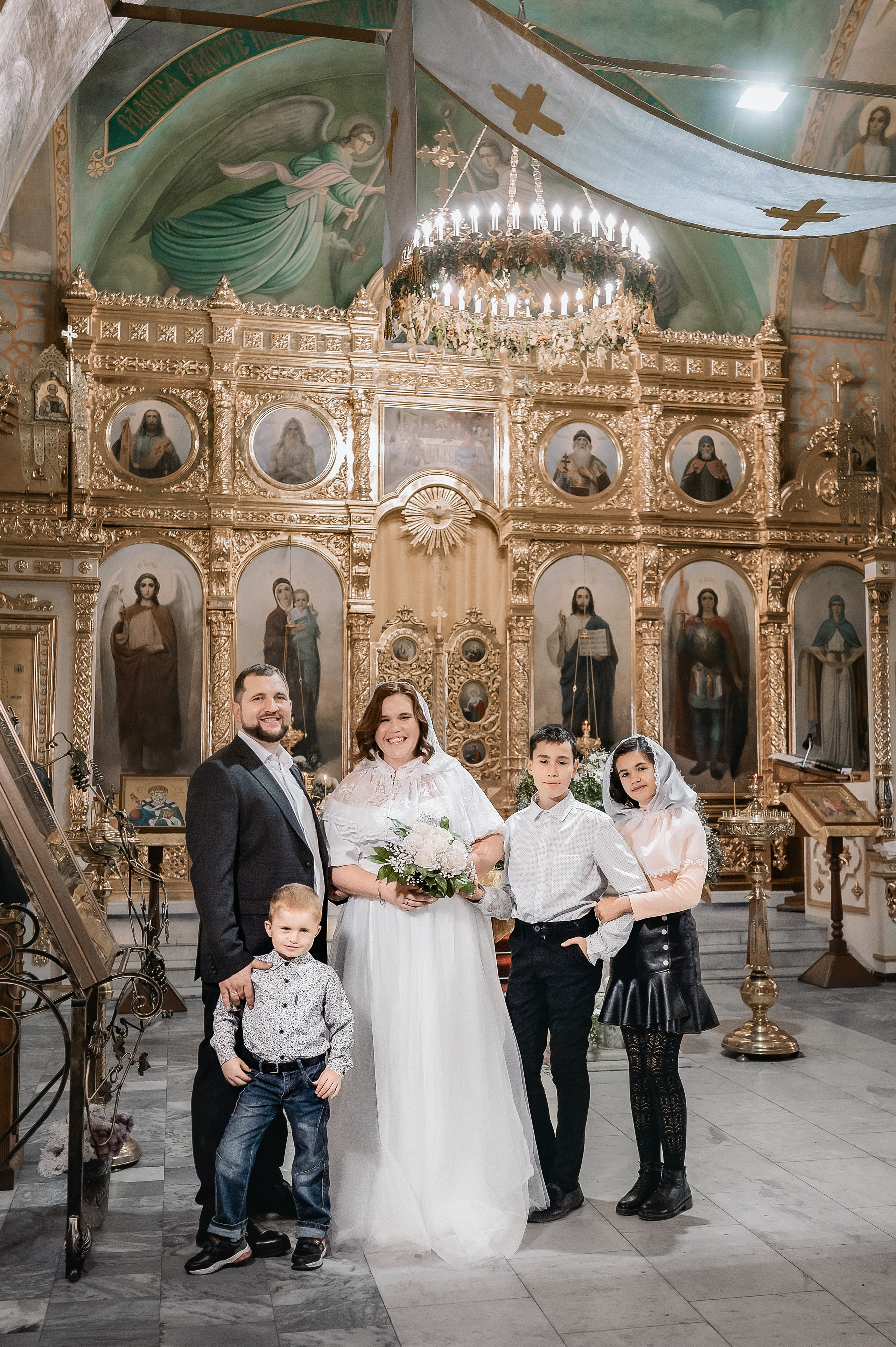 Венчание в храме Покрова Пресвятой Богородицы. Церковный фотограф на Таинство Крещения и Венчания в Оренбурге и Оренбургской области Екатерина Белкина