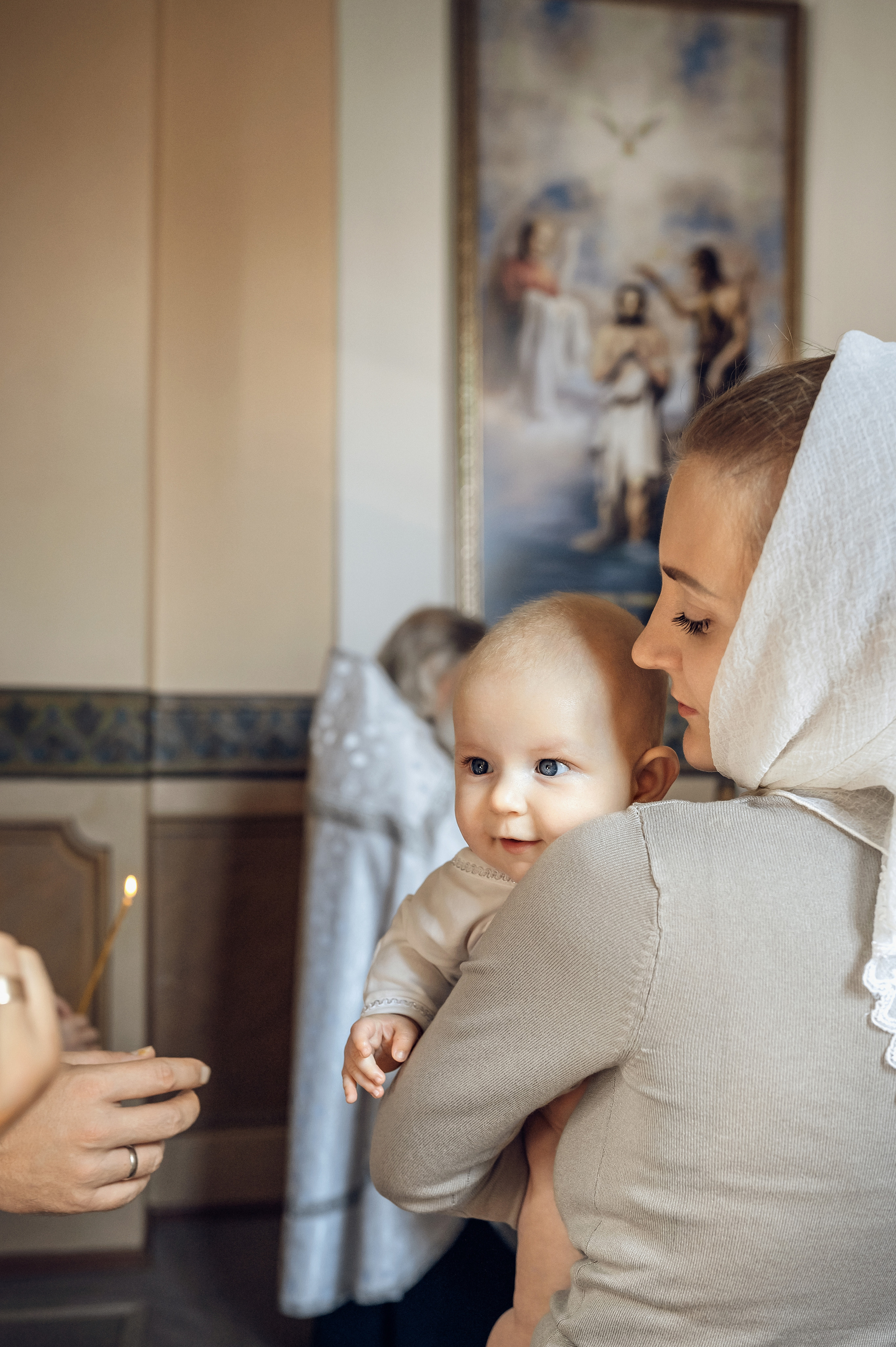 Крещение в крестильной комнате храма Покрова пресвятой Богородицы. Церковный фотограф на Таинство Крещения и Венчания в Оренбурге и Оренбургской области Екатерина Белкина
