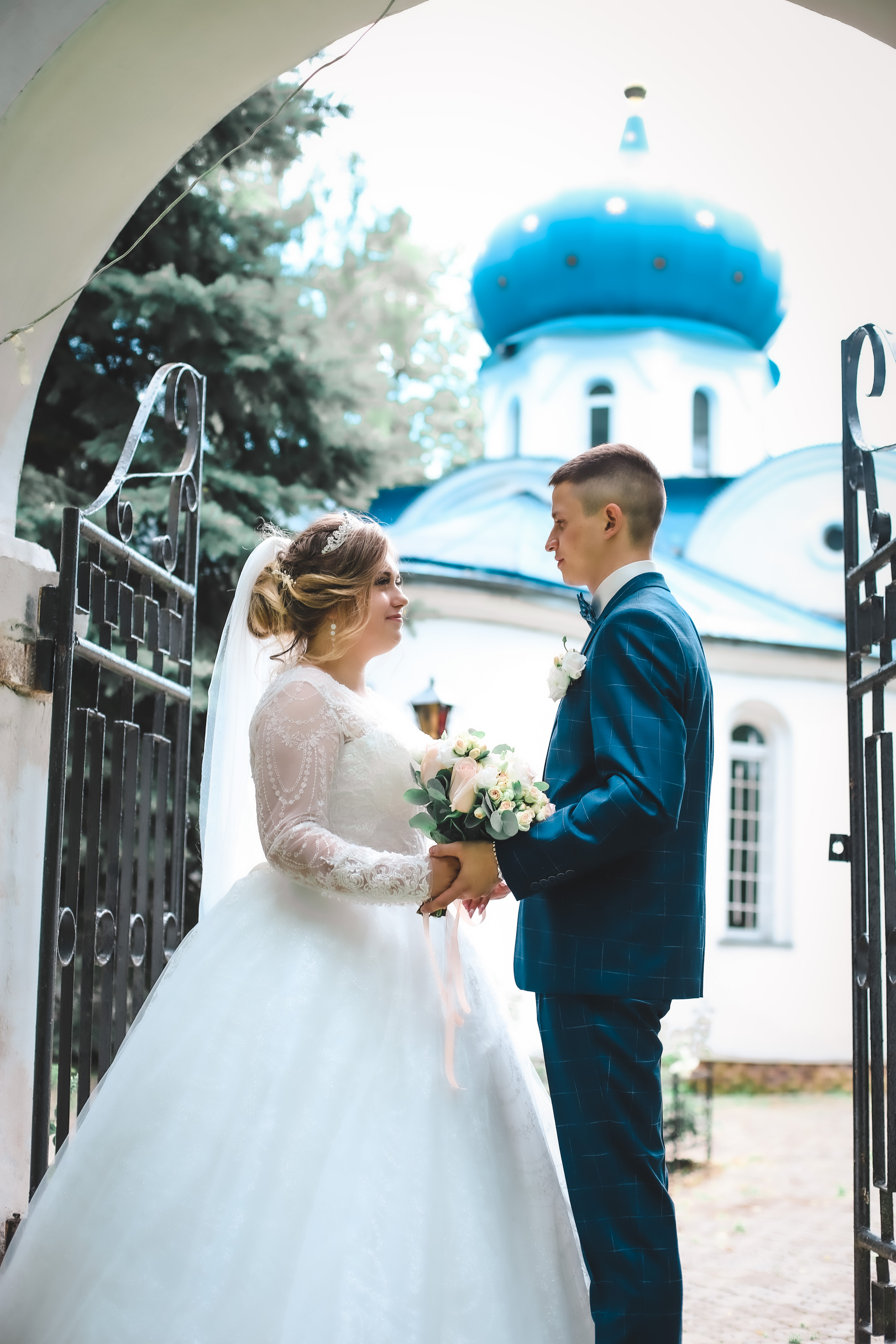 Свадебная прогулка МУЖСКОЙ МОНАСТЫРЬ. Фотограф беременности и семейных историй Эльвира Акарибе в городе Краснодар!