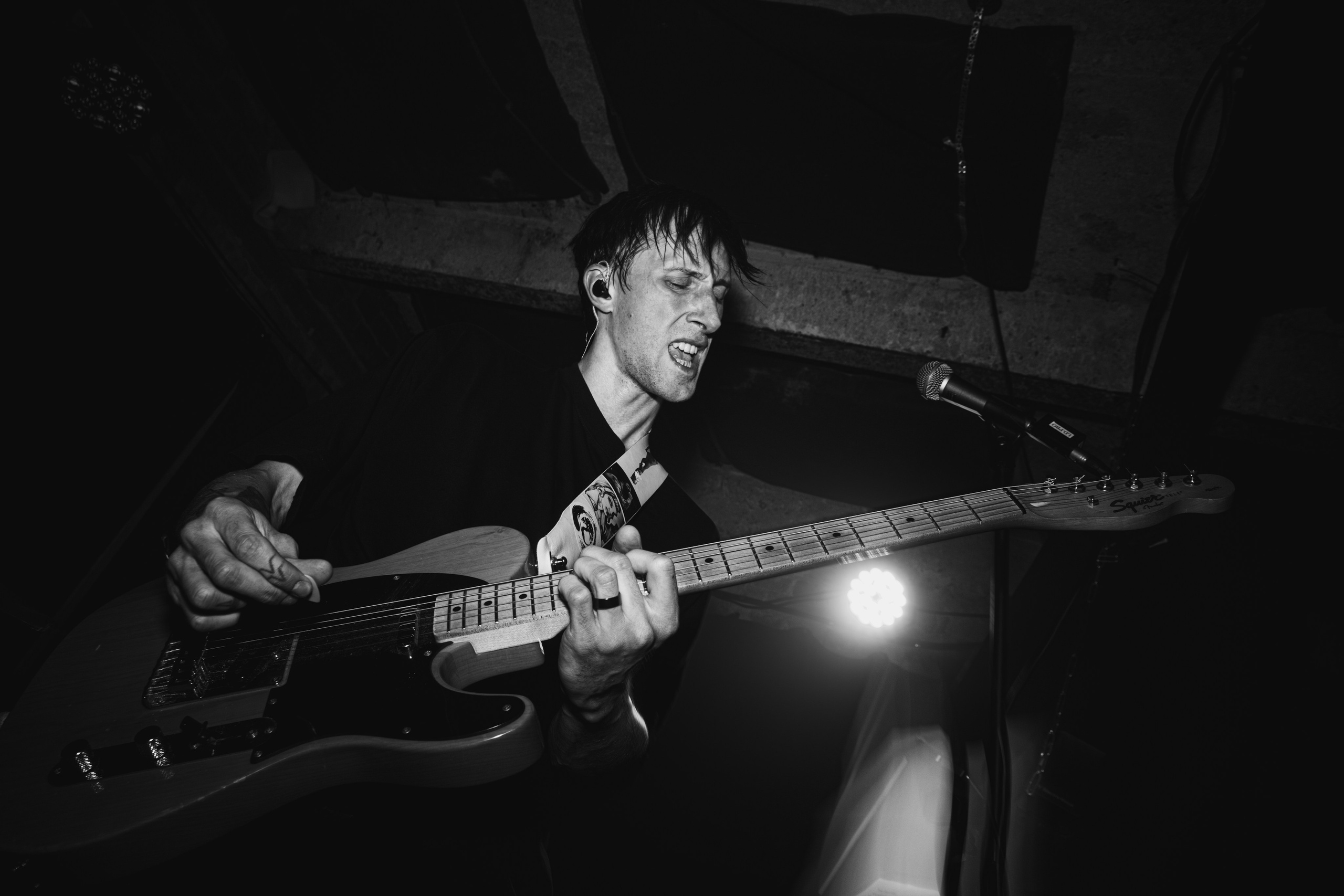 Laugar & Шумы Штормовых Широт & Пожары На Дальнем Севере 11.10.2025. Репортажный фотограф в Москве Legiodot