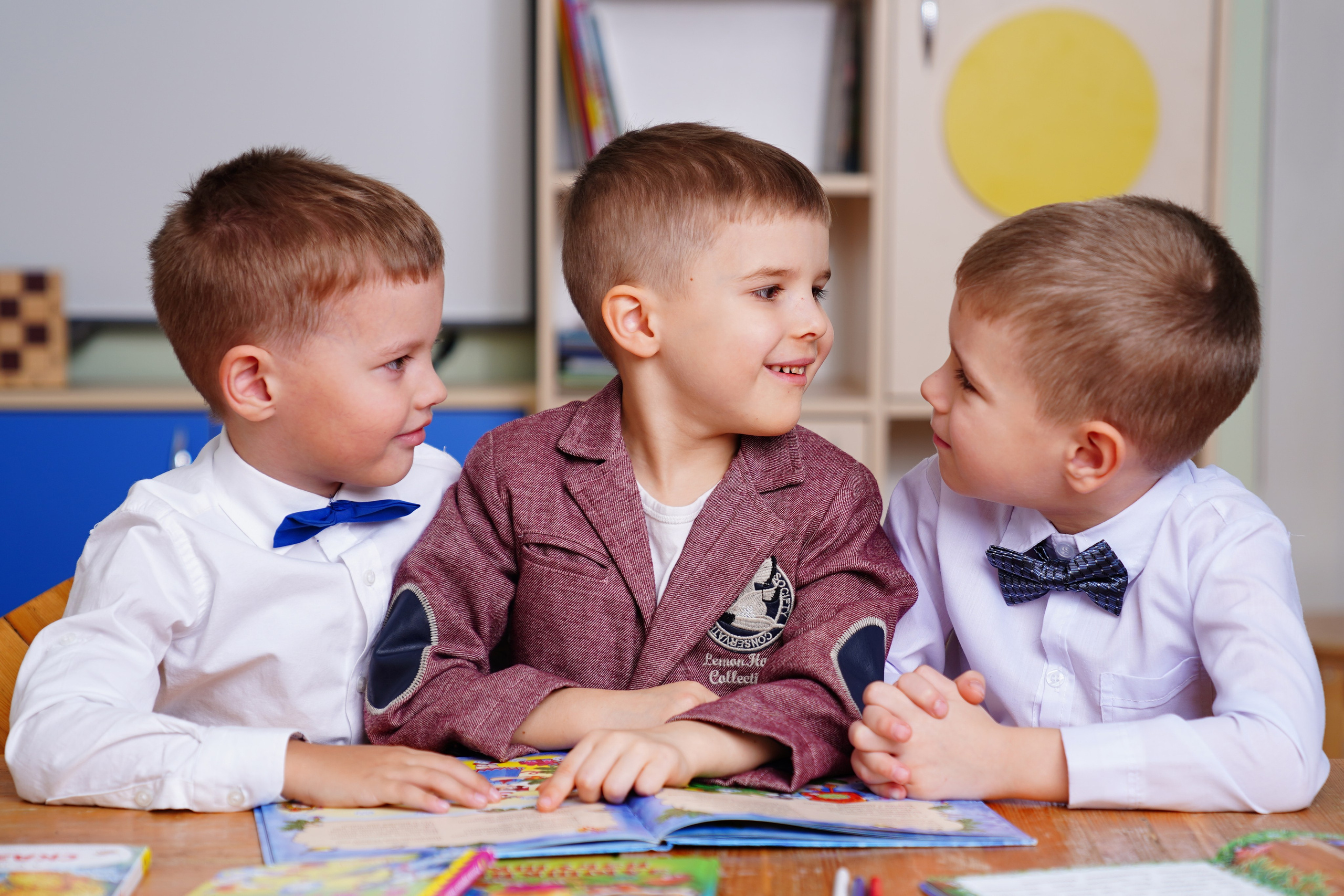 Мелкие группы. MEMENTO.Выпускные альбомы, школьные, юбилейные и другие книги. Ростов-на-Дону