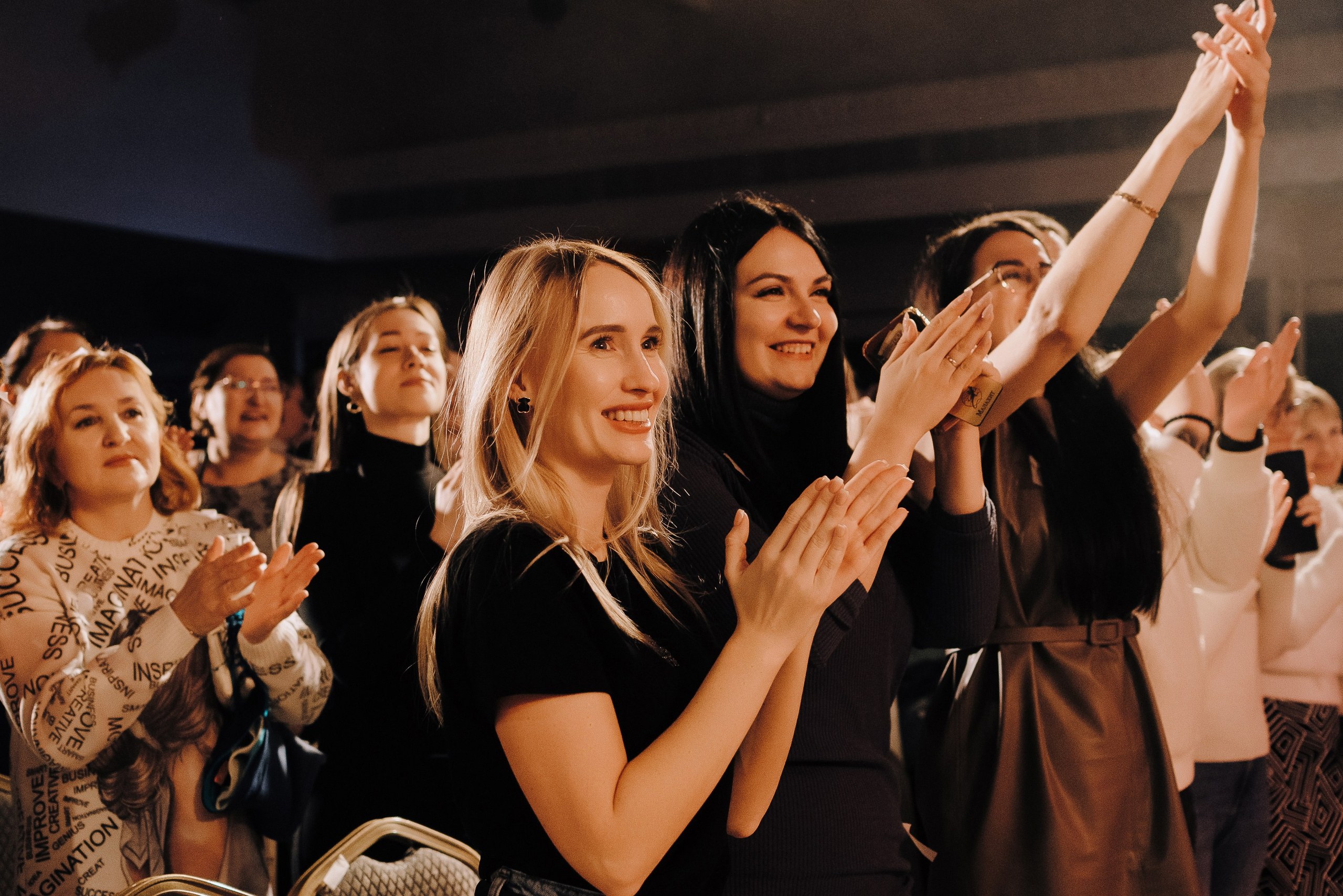 СПЕКТАКЛЬ «ВОЛШЕБНЫЕ ОЧКИ» ОПТИК-ЦЕНТР. Репортажный фотограф Зуев Роман г. Челябинск